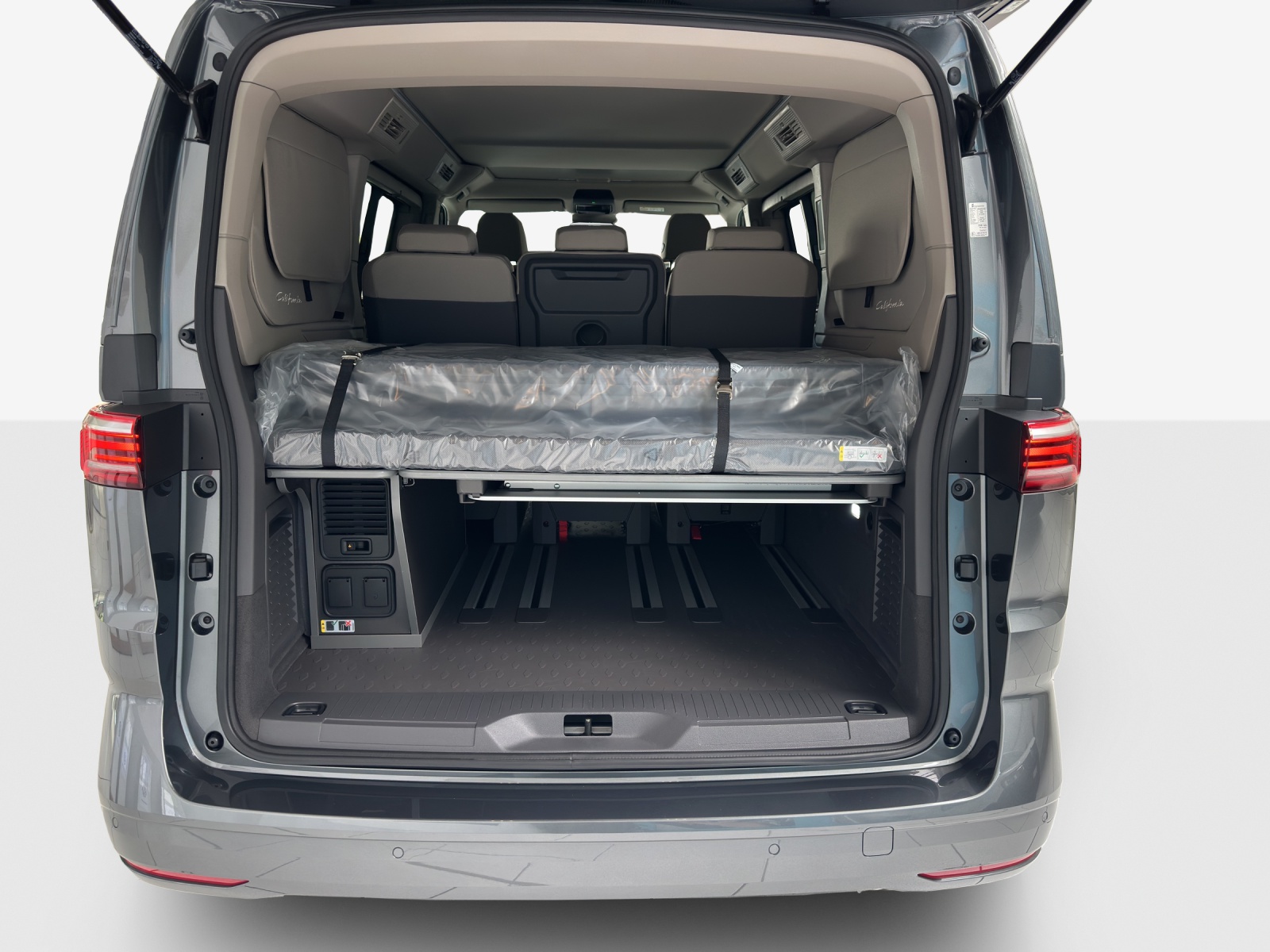 VW California 2.0 TDI Beach Tour-image-12