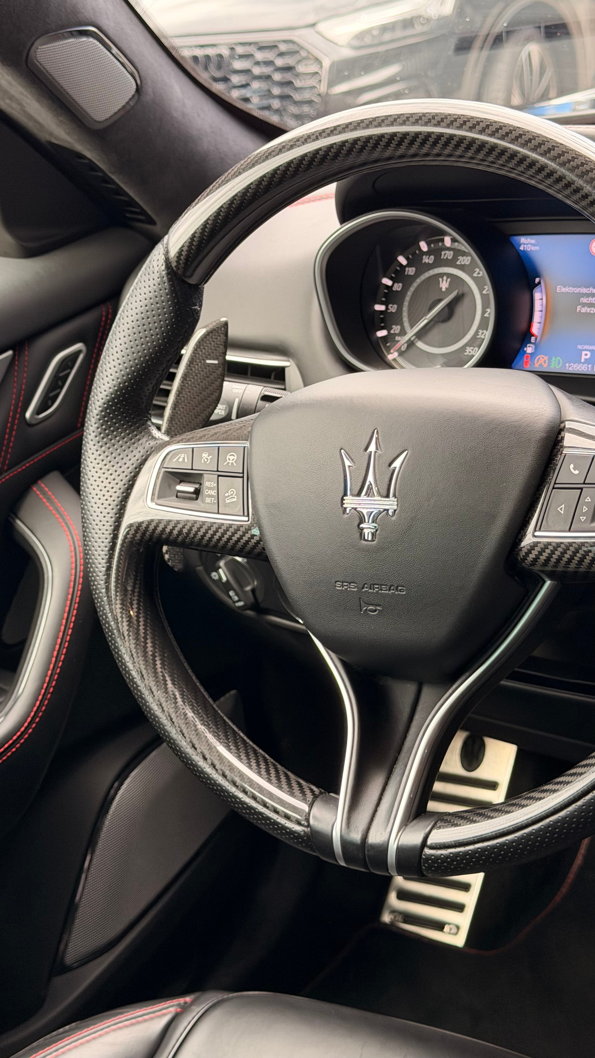 MASERATI Levante 3.8 V8 Trofeo ♦️Ferrari V8 Motor*Traumausstattung*1.Hand♦️-image-18