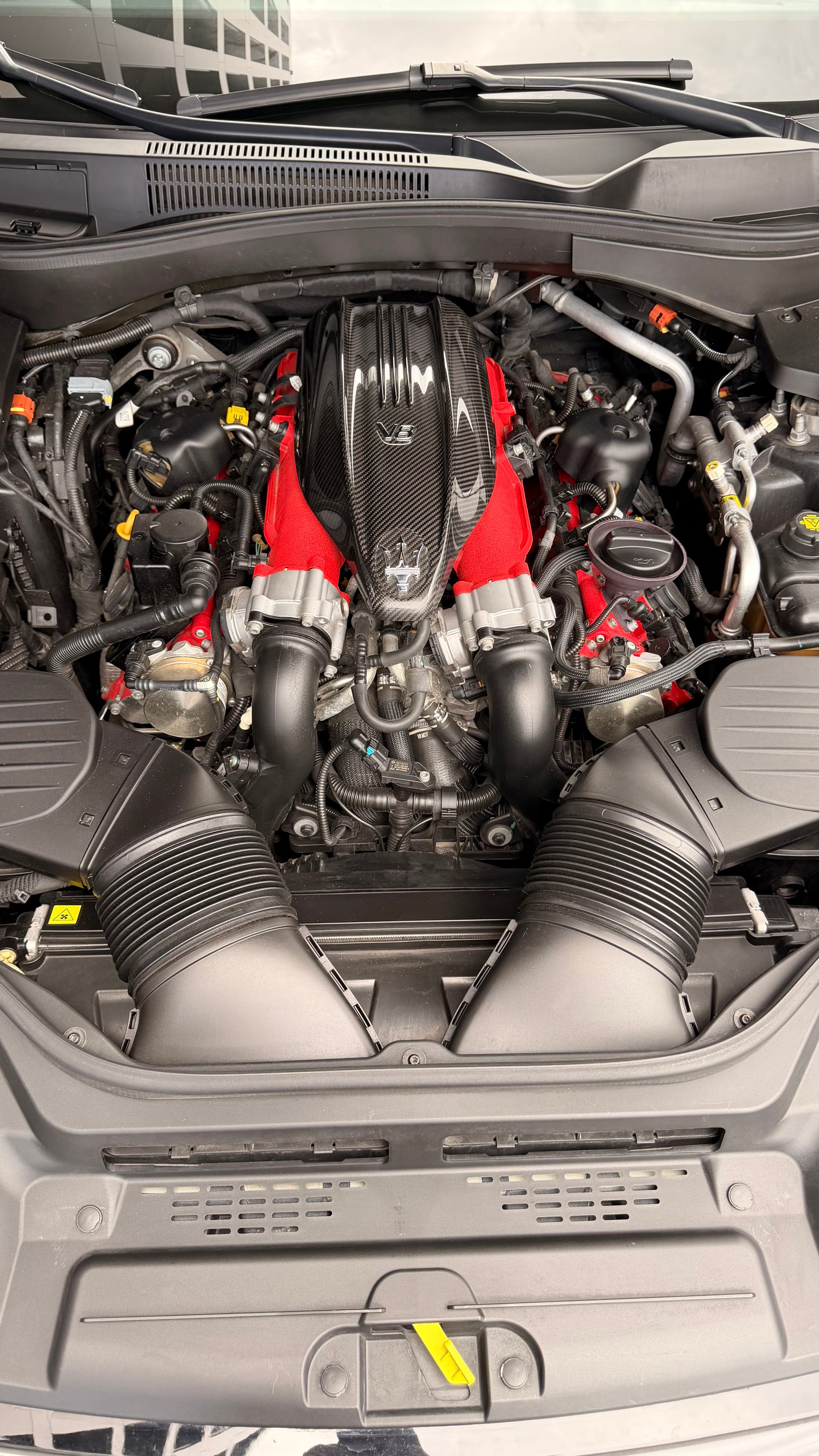 MASERATI Levante 3.8 V8 Trofeo ♦️Ferrari V8 Motor*Traumausstattung*1.Hand♦️-image-30