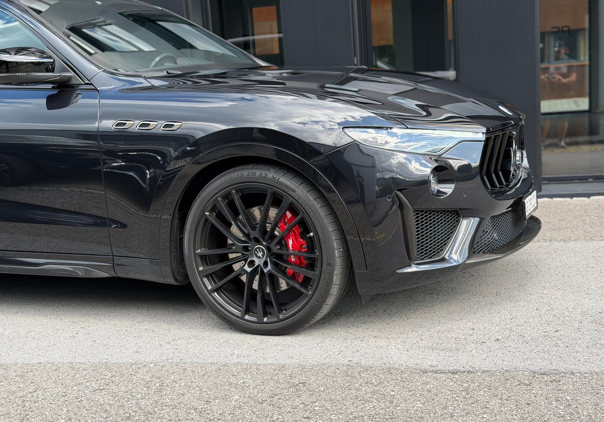 MASERATI Levante 3.8 V8 Trofeo ♦️Ferrari V8 Motor*Traumausstattung*1.Hand♦️-image-4