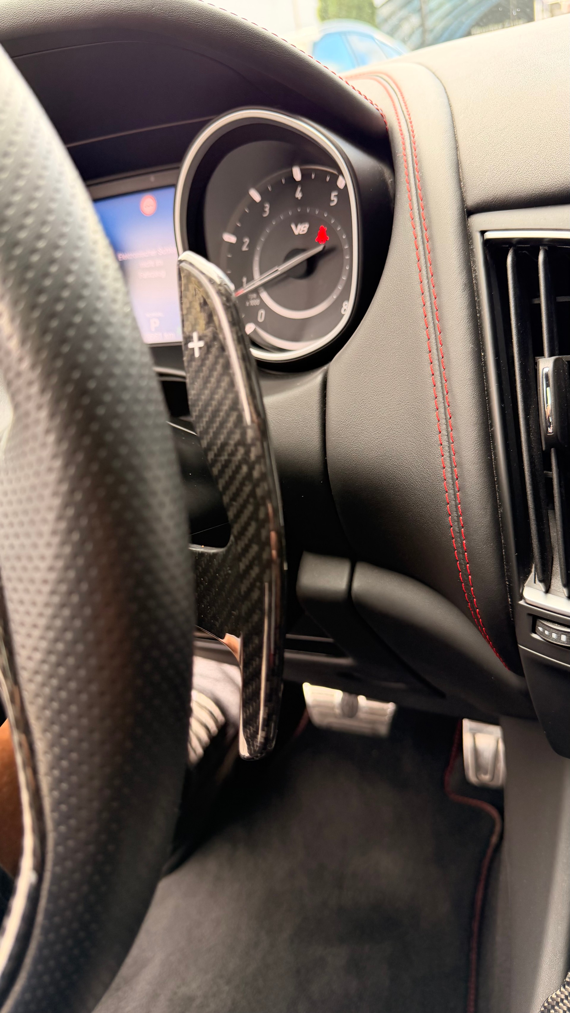 MASERATI Levante 3.8 V8 Trofeo ♦️Ferrari V8 Motor*Traumausstattung*1.Hand♦️-image-26