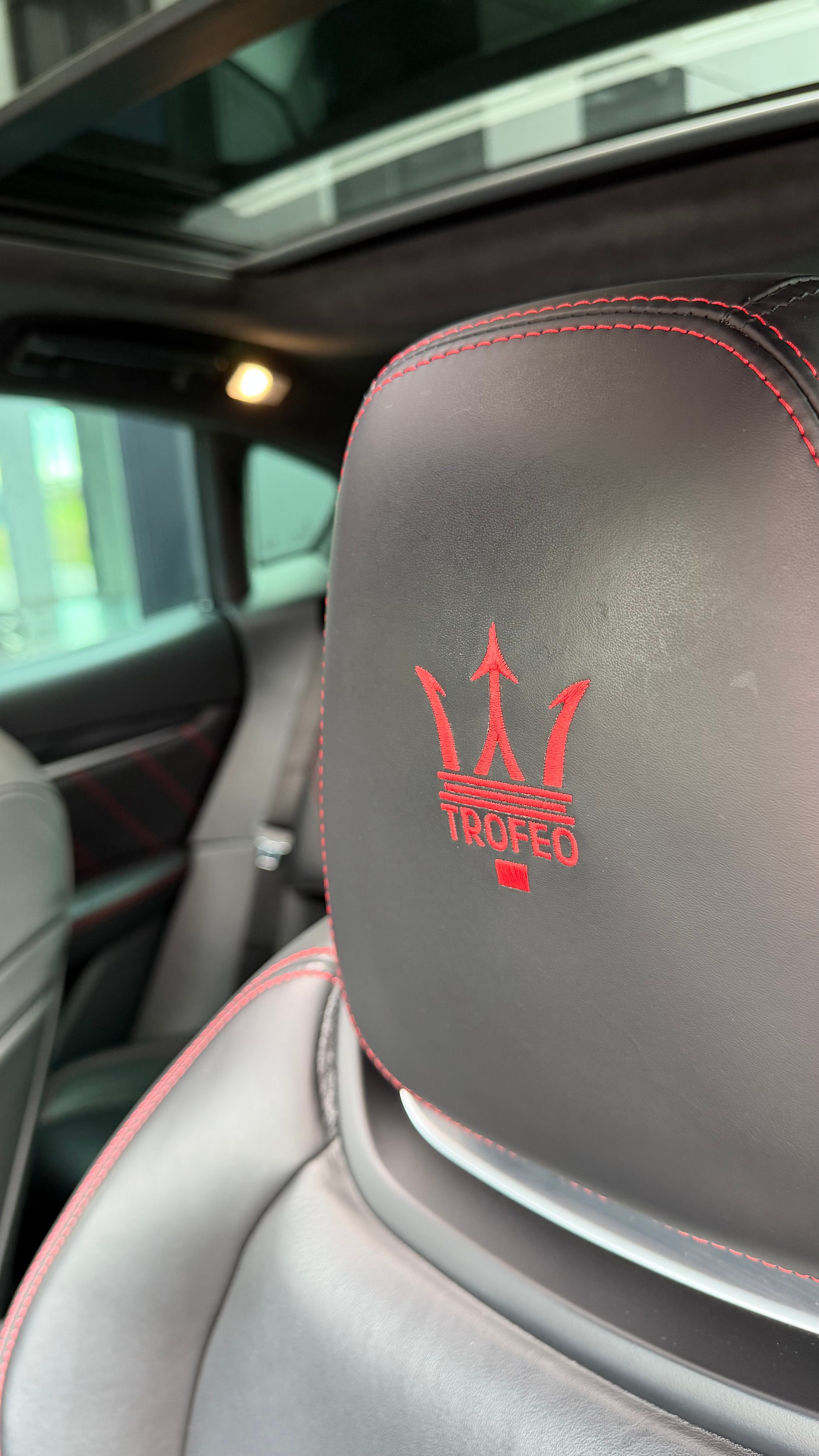 MASERATI Levante 3.8 V8 Trofeo ♦️Ferrari V8 Motor*Traumausstattung*1.Hand♦️-image-20