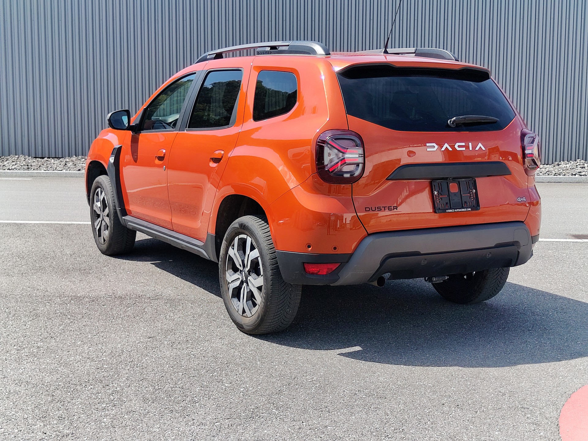 DACIA Duster TCe 150 Journey+ 4x4-showroom-element-2