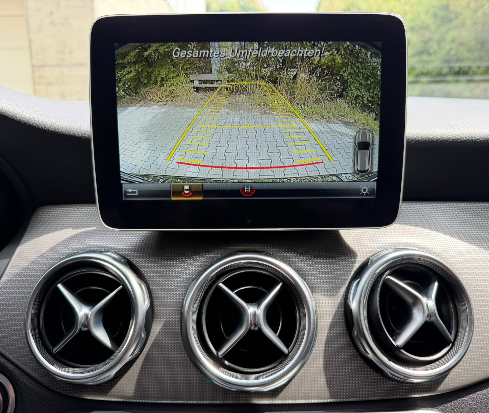 MERCEDES-BENZ GLA 200 Night Star 7G-DCT-image-22