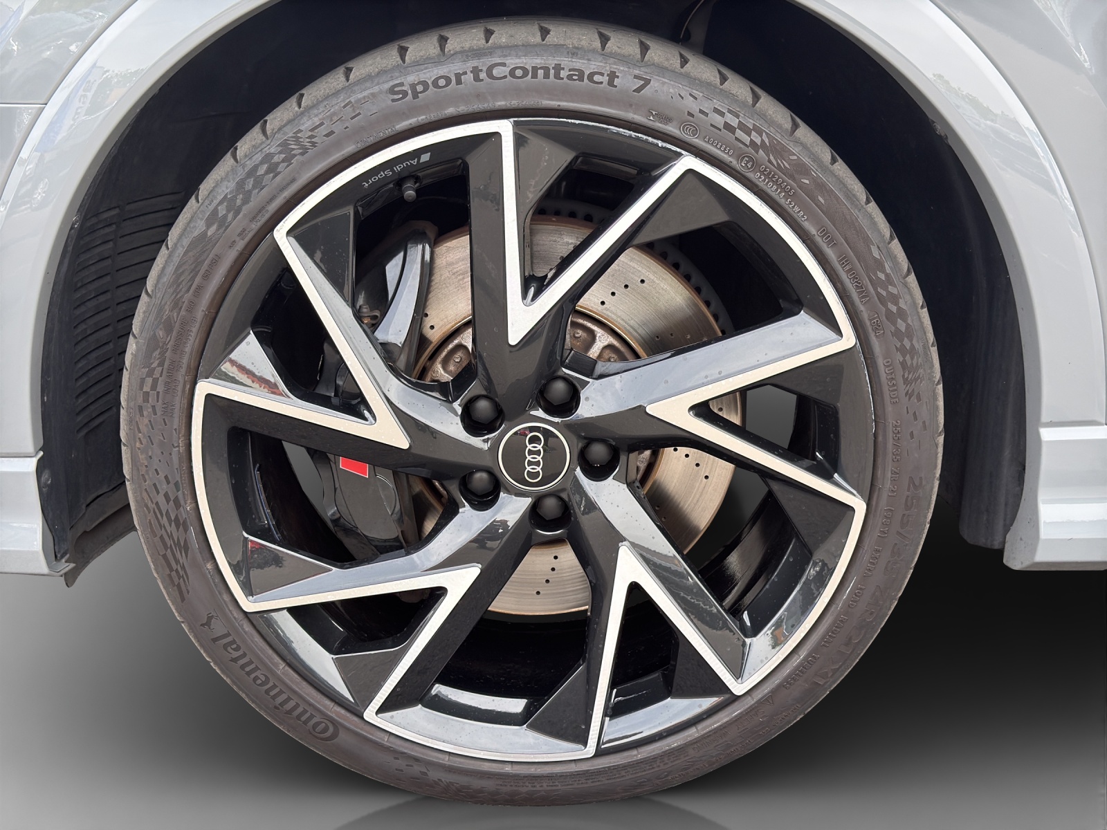 AUDI RS Q3 Sportback quattro S tronic-image-12