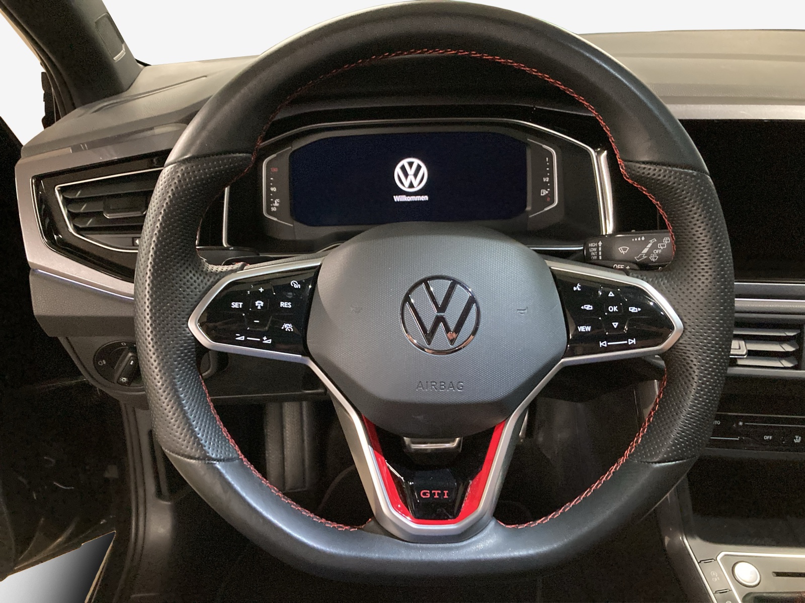 VW Polo 2.0 TSI GTI DSG-image-9