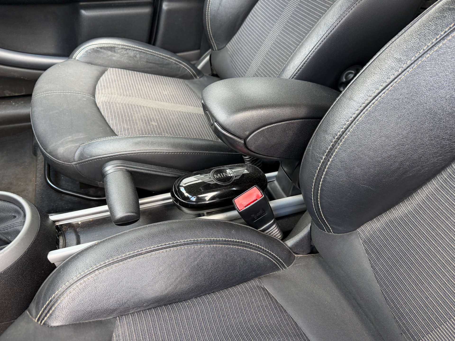 MINI Countryman Cooper S FWD Steptronic-image-9