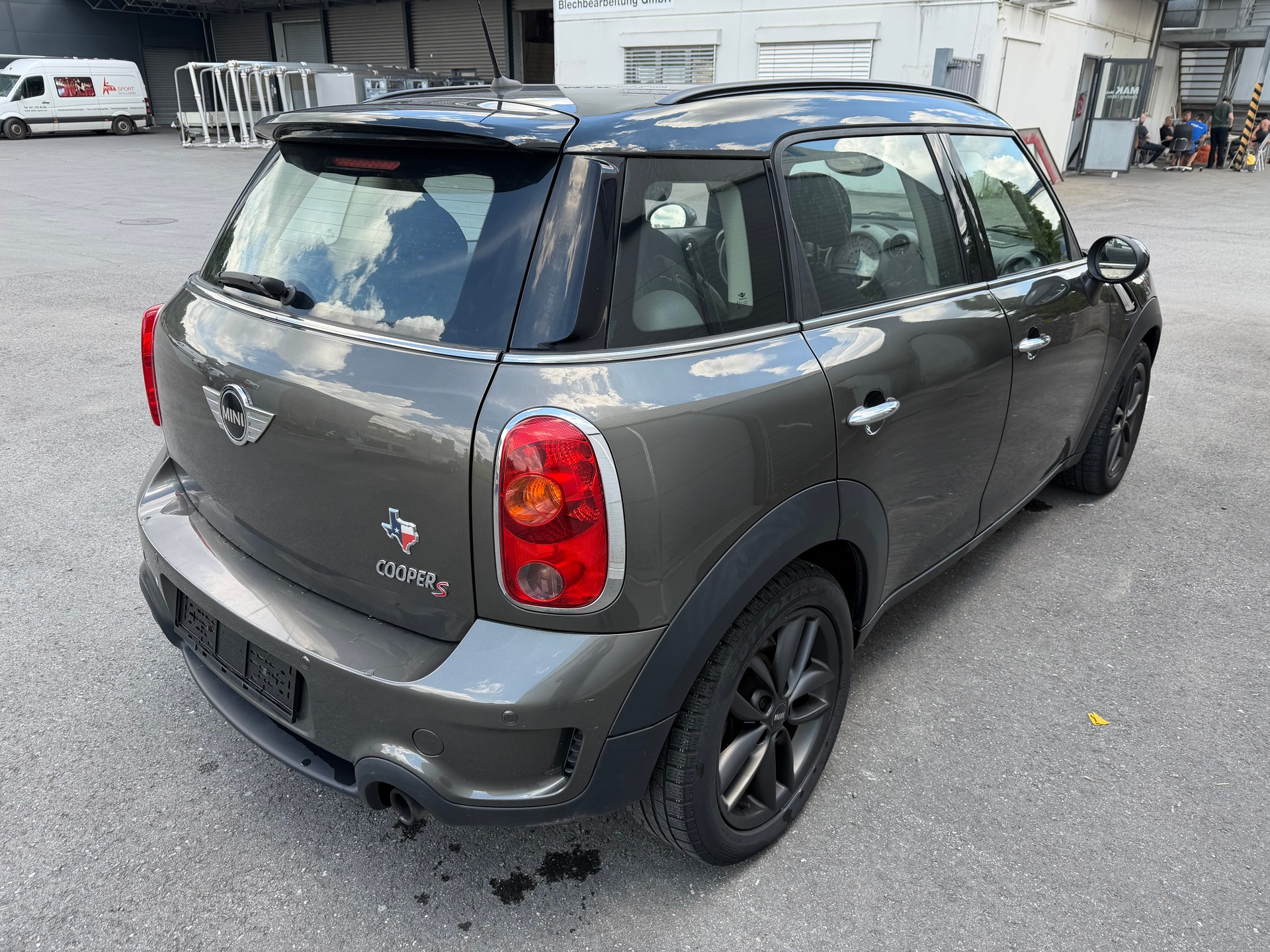MINI Countryman Cooper S FWD Steptronic-showroom-element-2