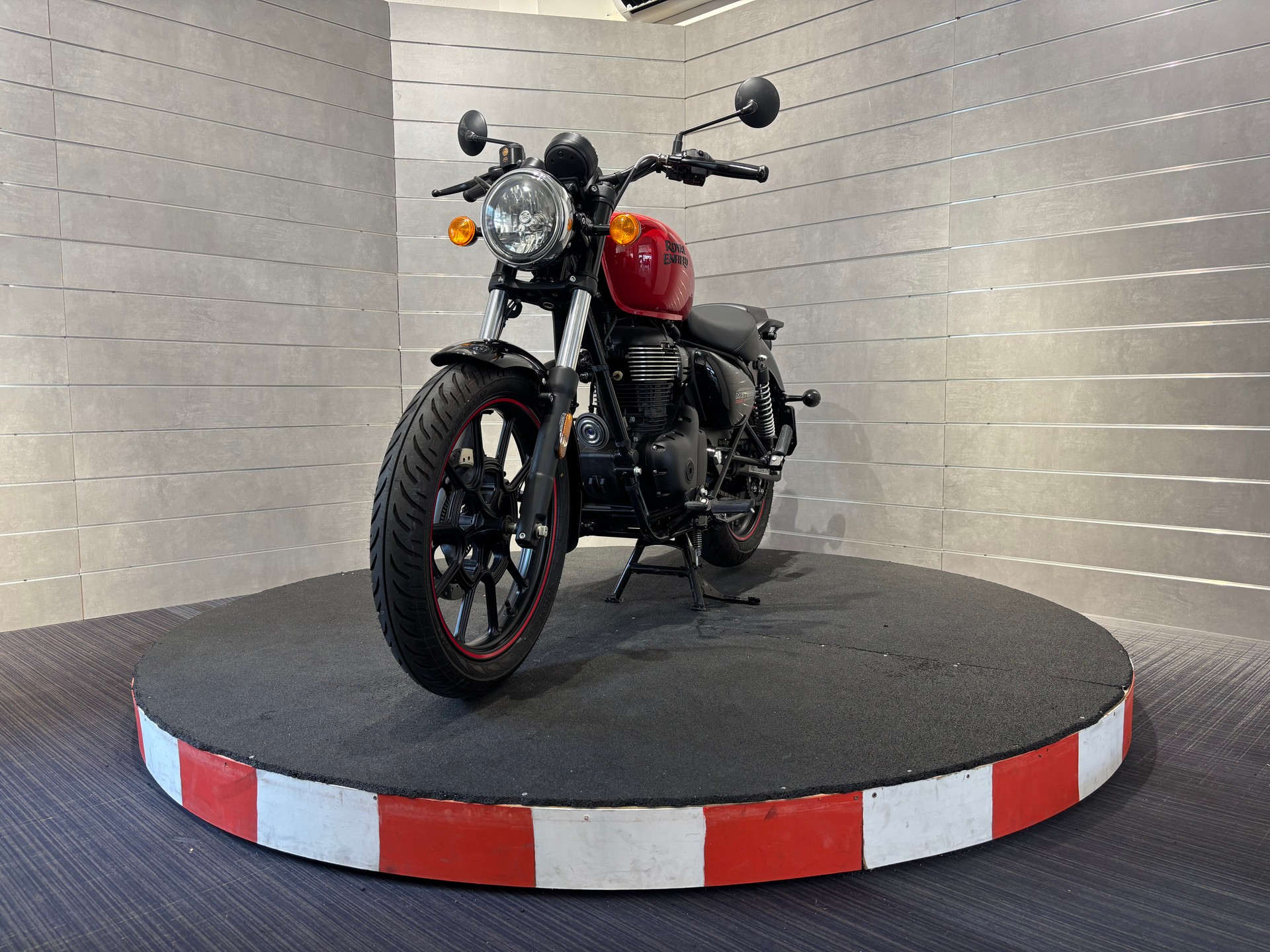 ROYAL ENFIELD Meteor Fireball-image-0