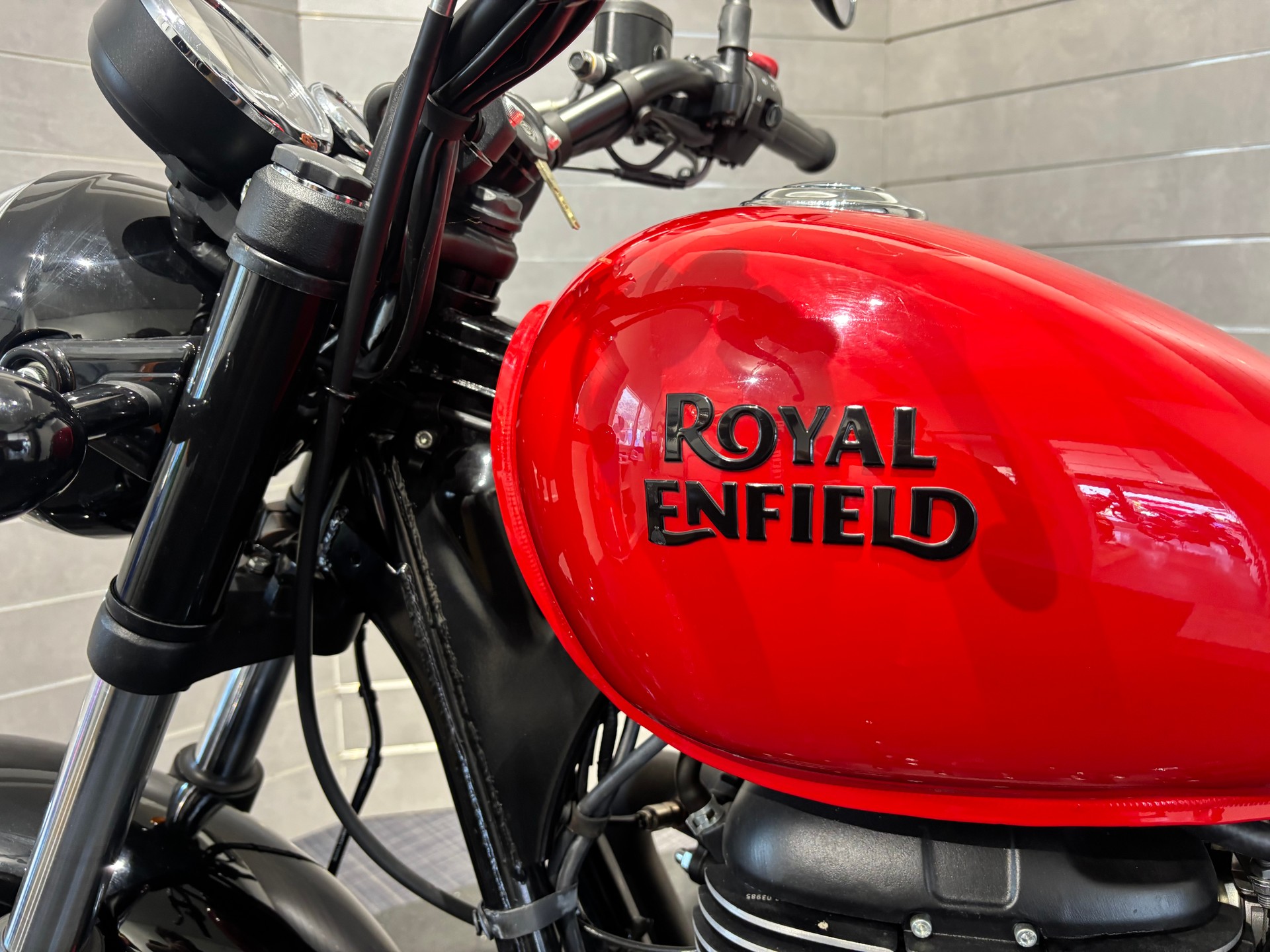 ROYAL ENFIELD Meteor Fireball-image-13
