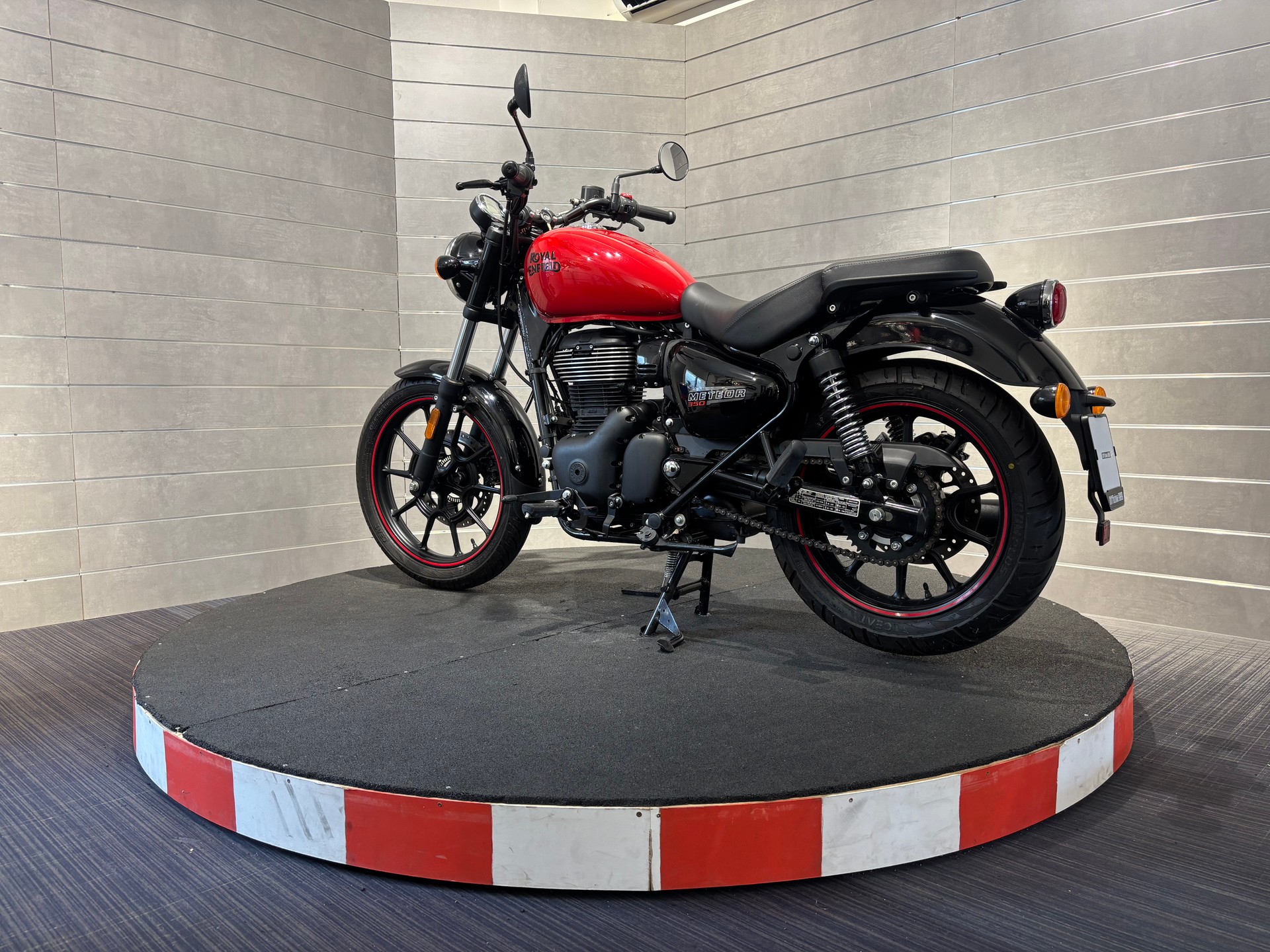 ROYAL ENFIELD Meteor Fireball-image-2