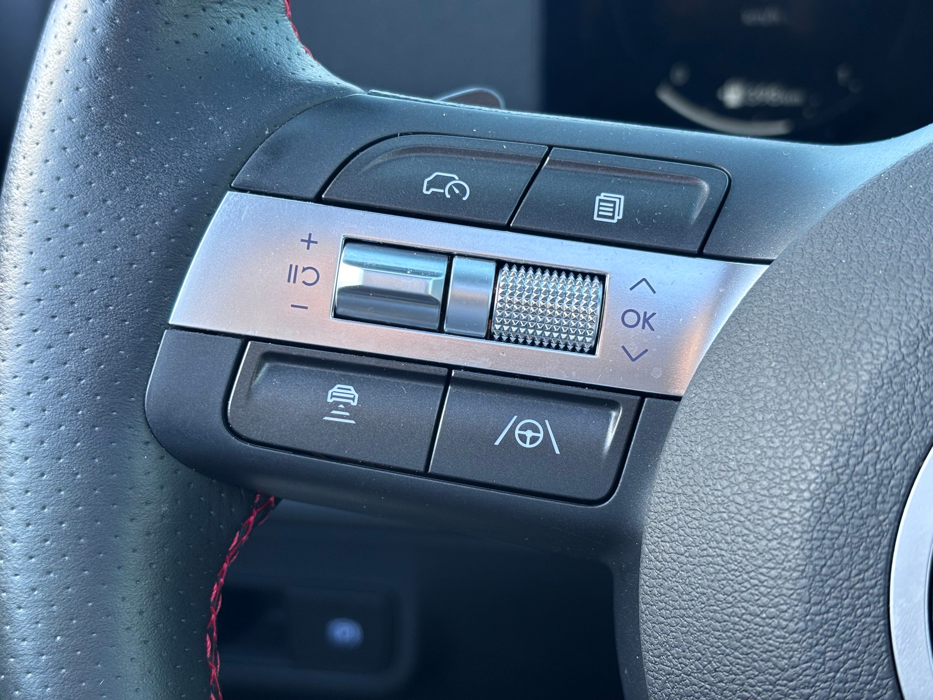 HYUNDAI Kona 1.6 GDi Hybrid N-Line-image-24