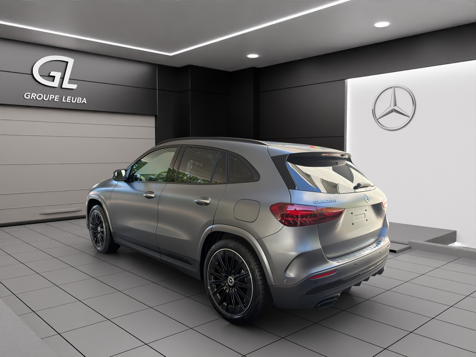 MERCEDES-BENZ GLA 200 Night Star 7G-DCT-showroom-element-3