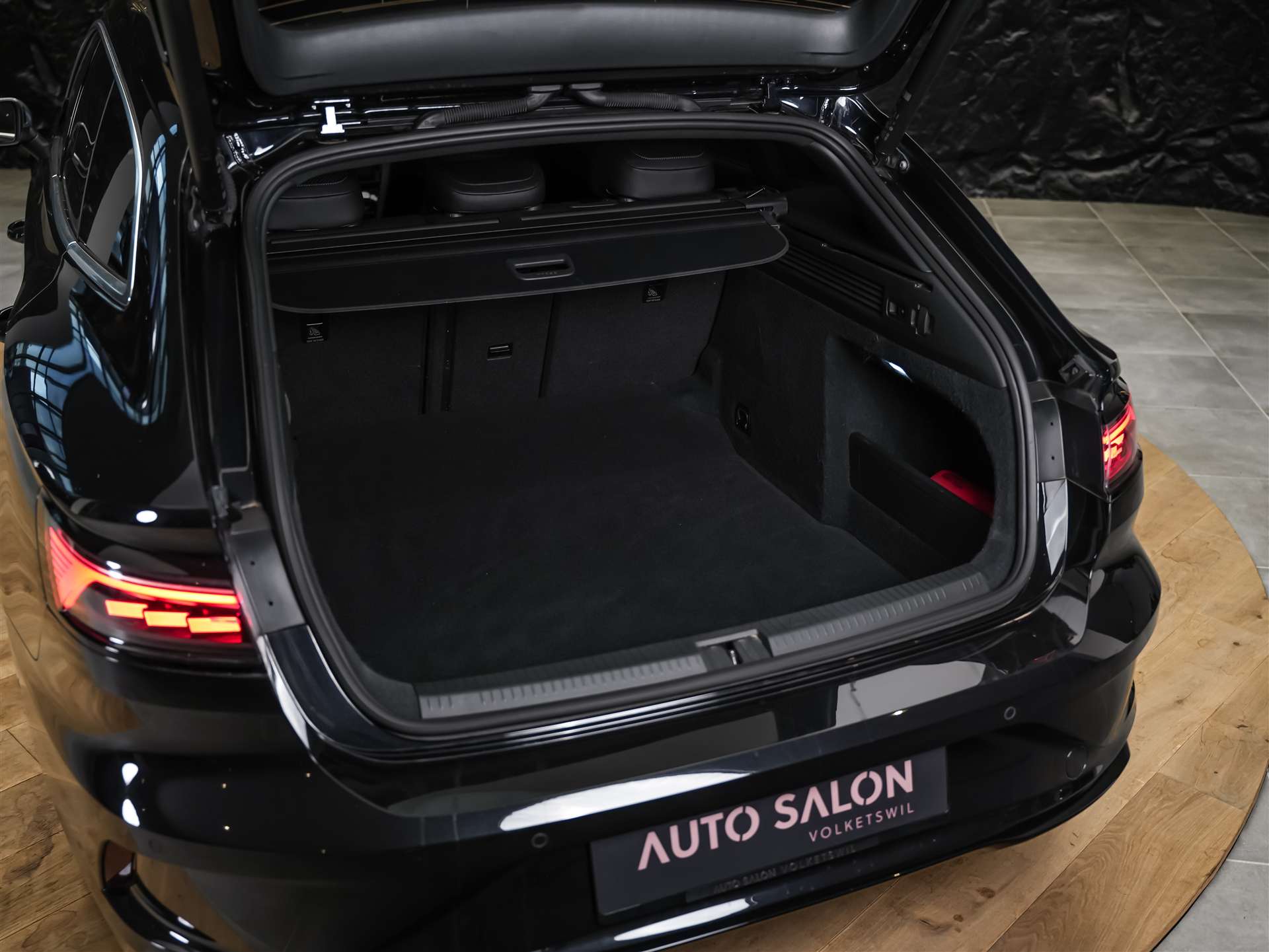 VW Arteon SB 2.0 TSI R 4Motion DSG *Panorama*Massage*Voll Leder*AHK*-image-50