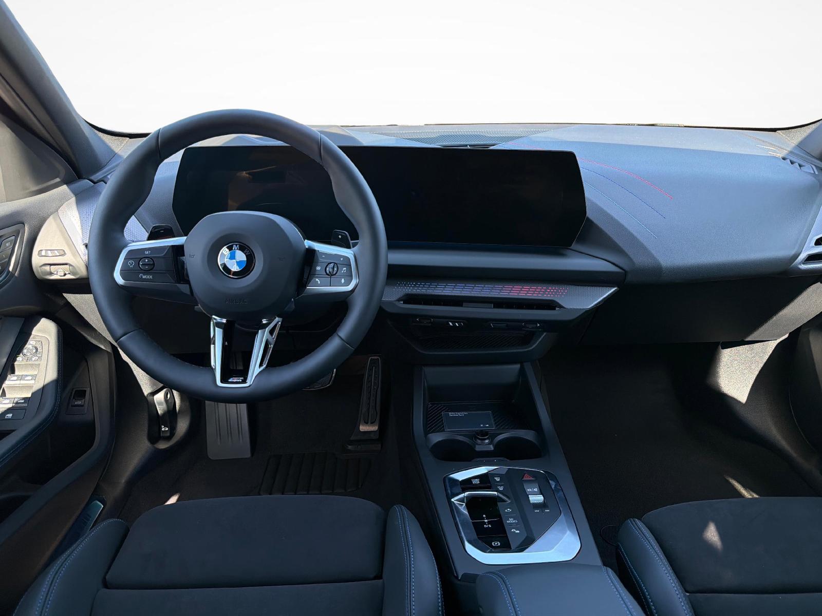 BMW 1er Reihe F70 120i-image-10