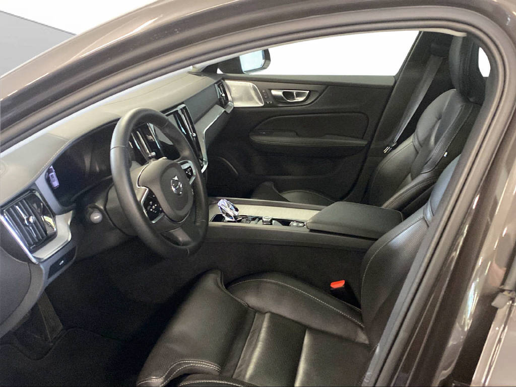 VOLVO V60 Cross Country 2.0 B5 Ultim-image-9
