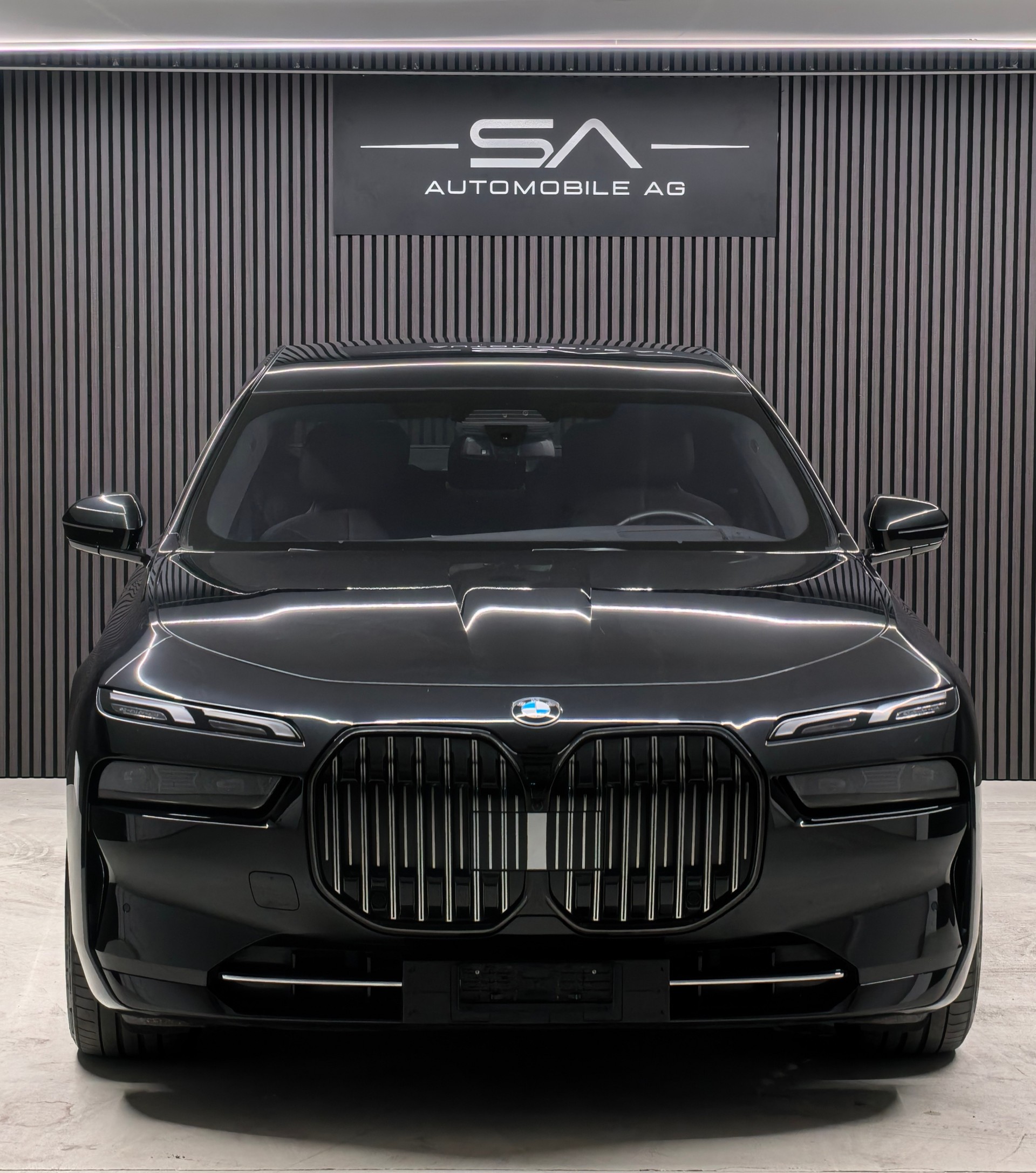 BMW 740d xDrive 48V Steptronic-showroom-element-1