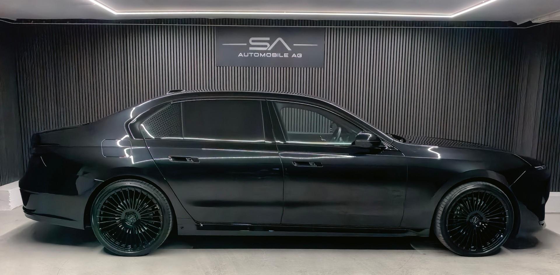 BMW 740d xDrive 48V Steptronic-showroom-element-3