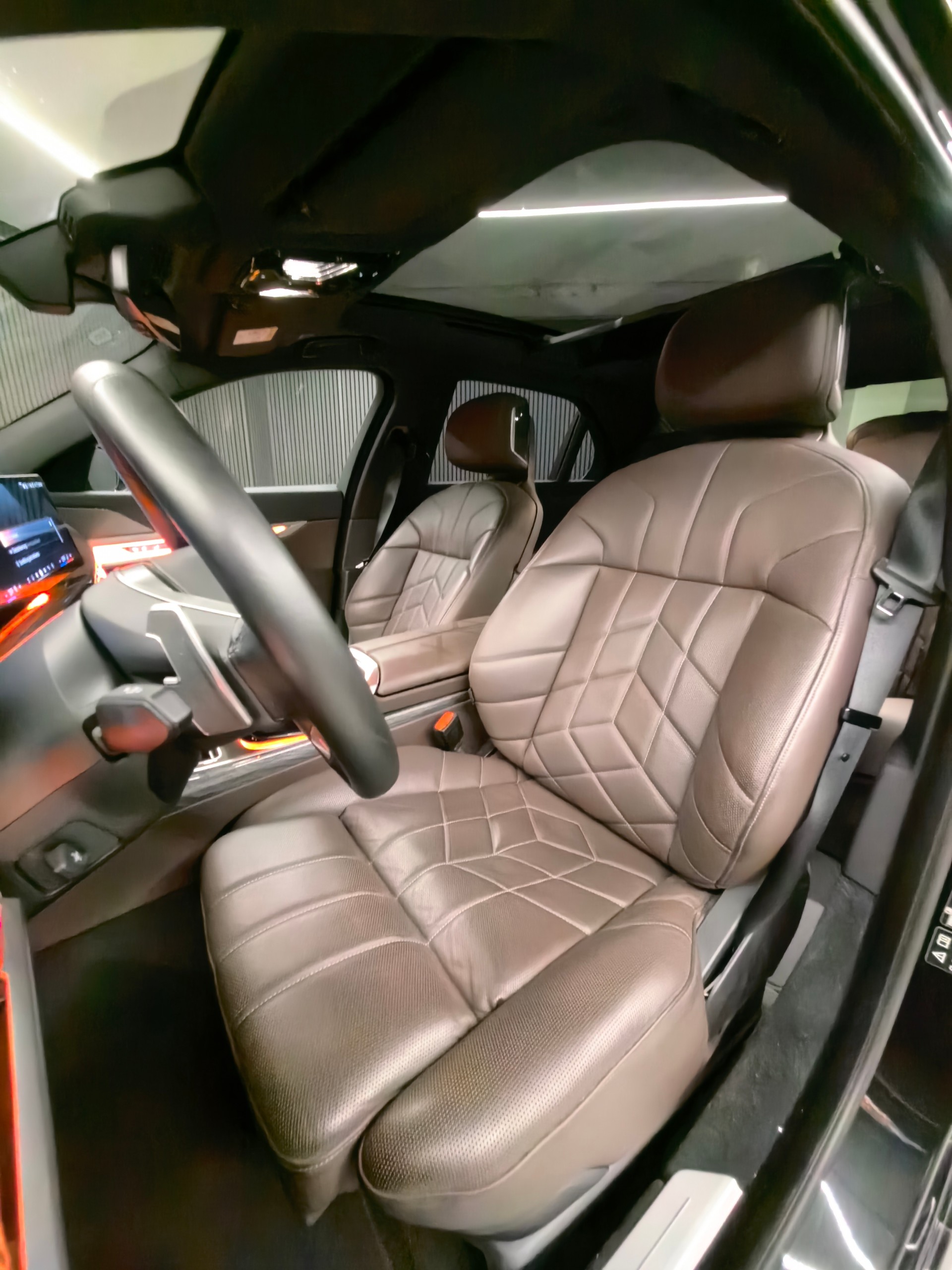BMW 740d xDrive 48V Steptronic-image-7