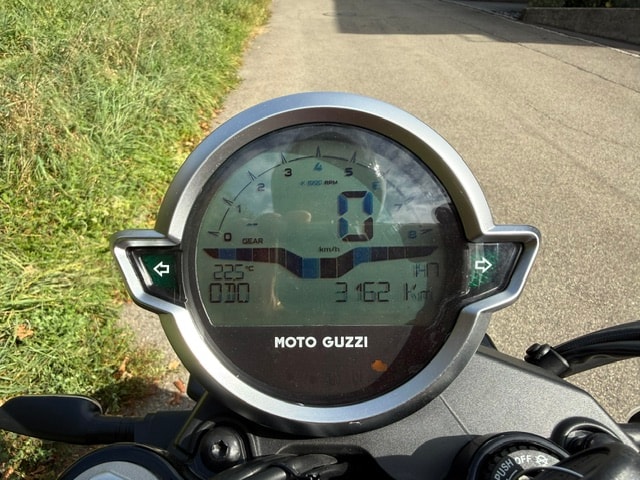 MOTO GUZZI V7 IV 850 Stone 100TH Centenario-image-4