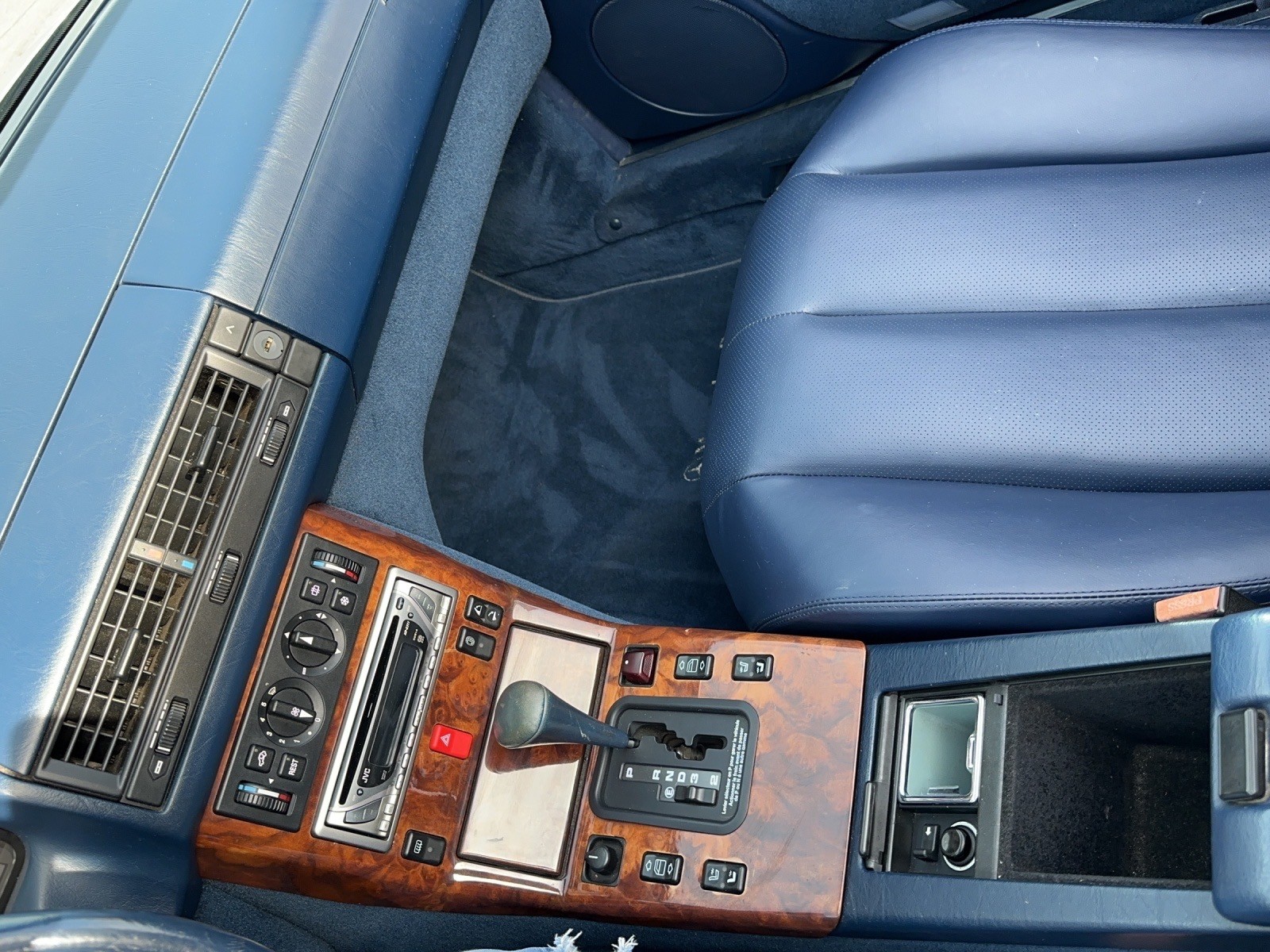 MERCEDES-BENZ 300 SL-24-image-15