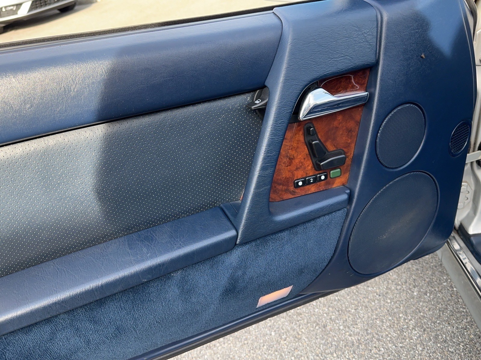 MERCEDES-BENZ 300 SL-24-image-9