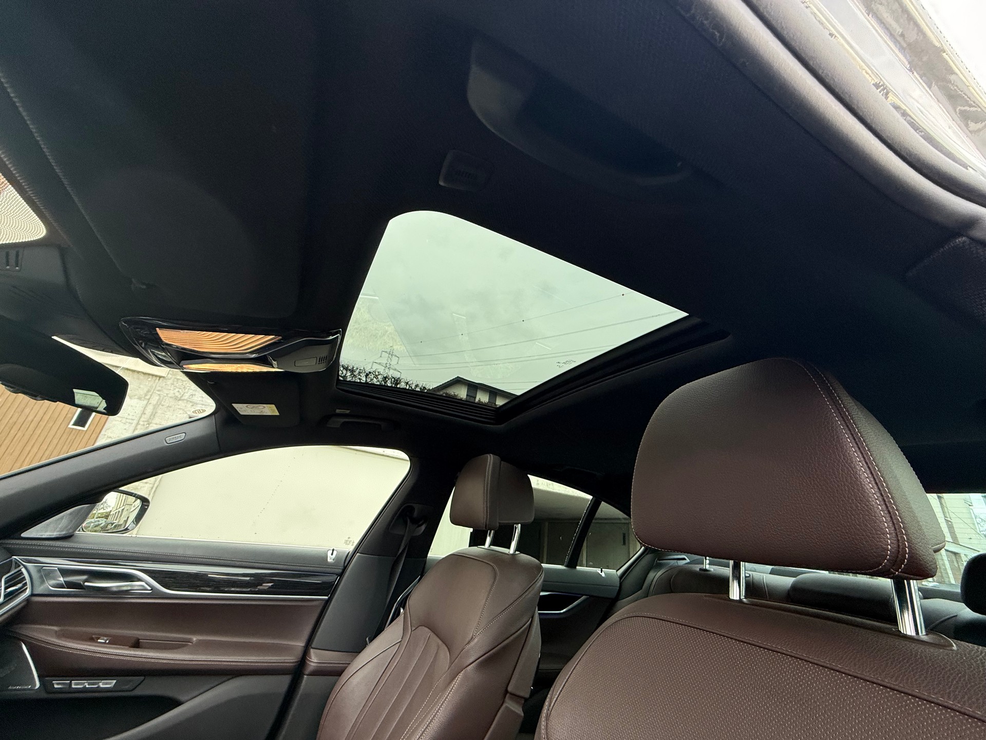 BMW 750i xDrive Steptronic-image-14