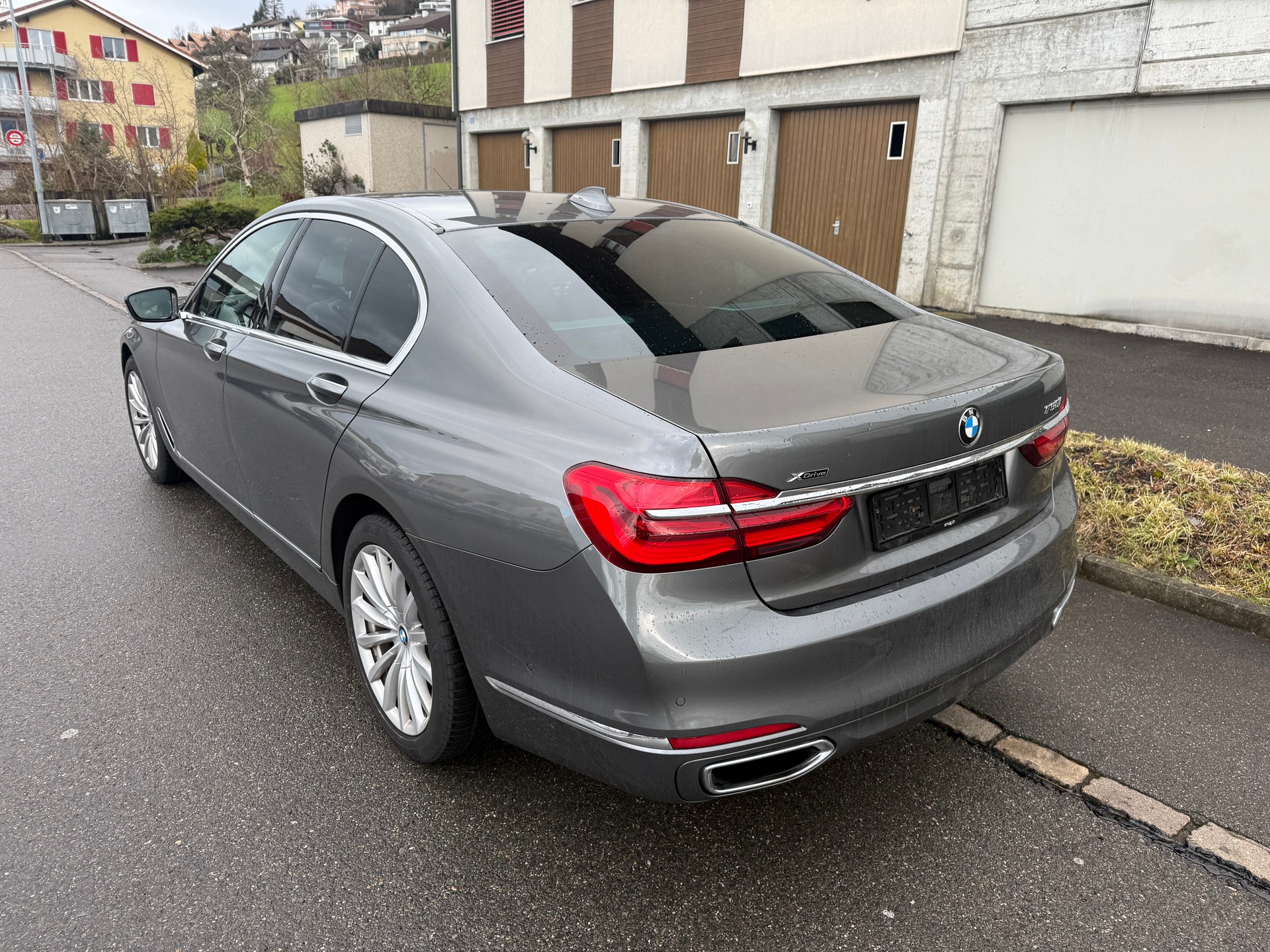 BMW 750i xDrive Steptronic-image-4