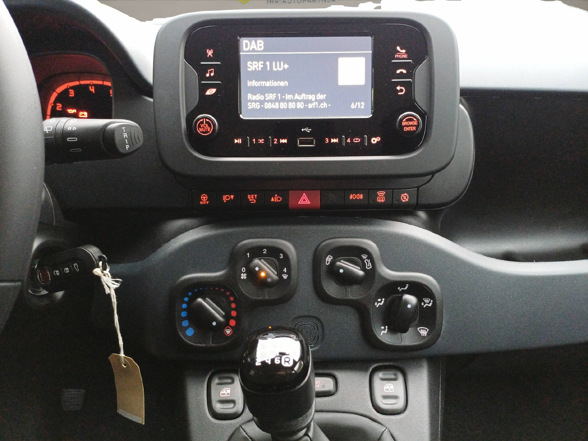 FIAT Panda 1.0 Hybrid City Life-image-13