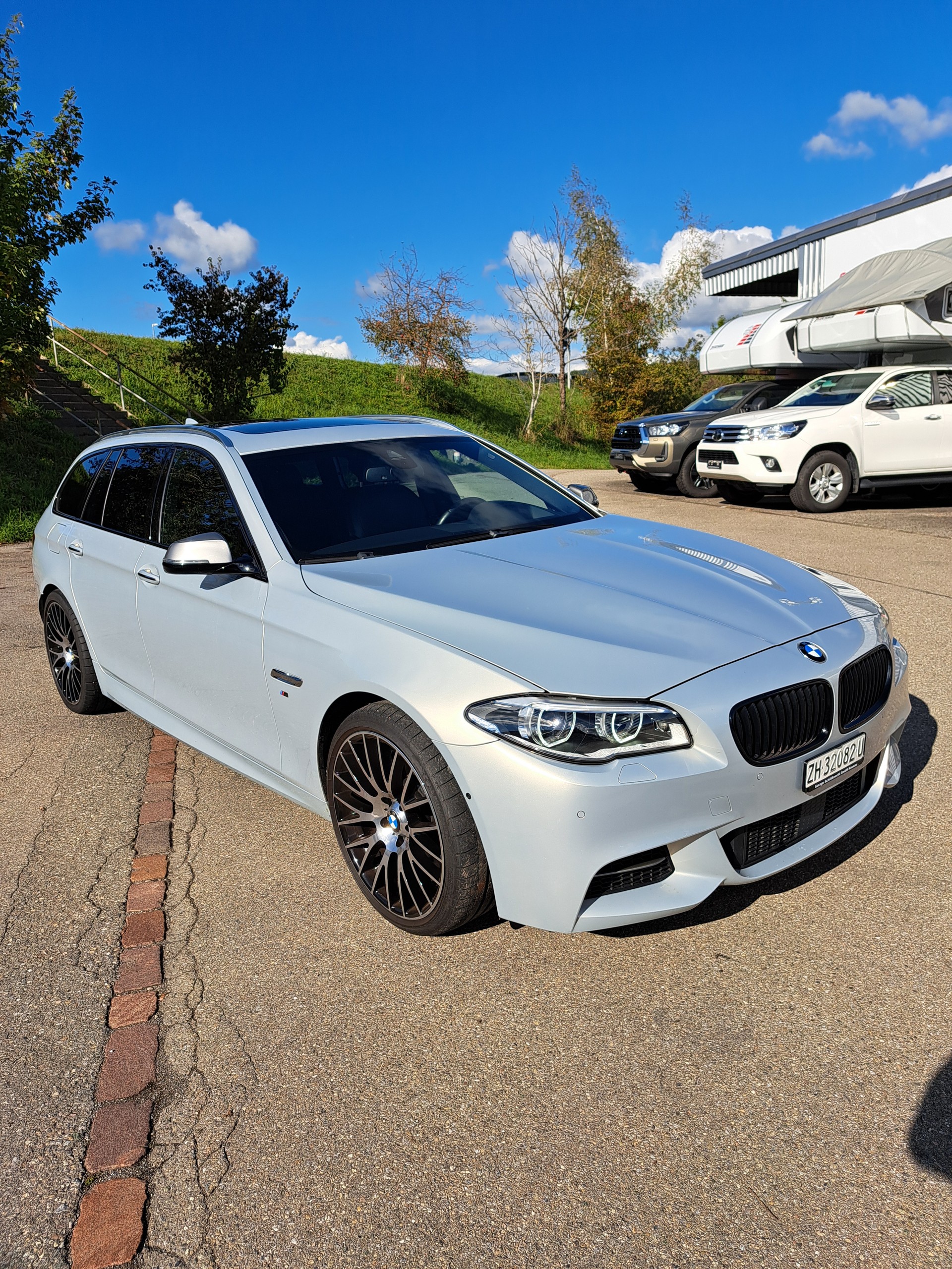 BMW M550d Touring xDrive Steptronic-image-3