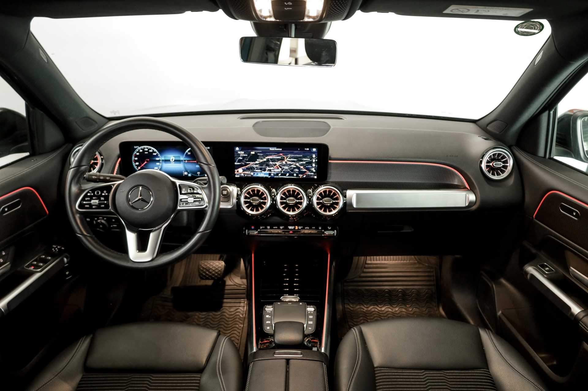 MERCEDES-BENZ EQB 350 4Matic-showroom-element-3
