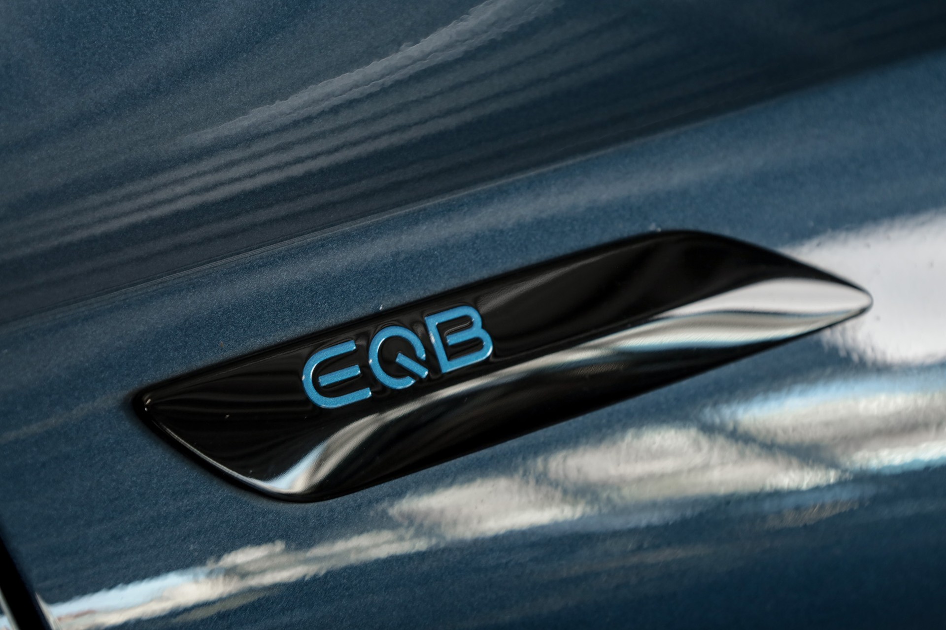 MERCEDES-BENZ EQB 350 4Matic-image-21