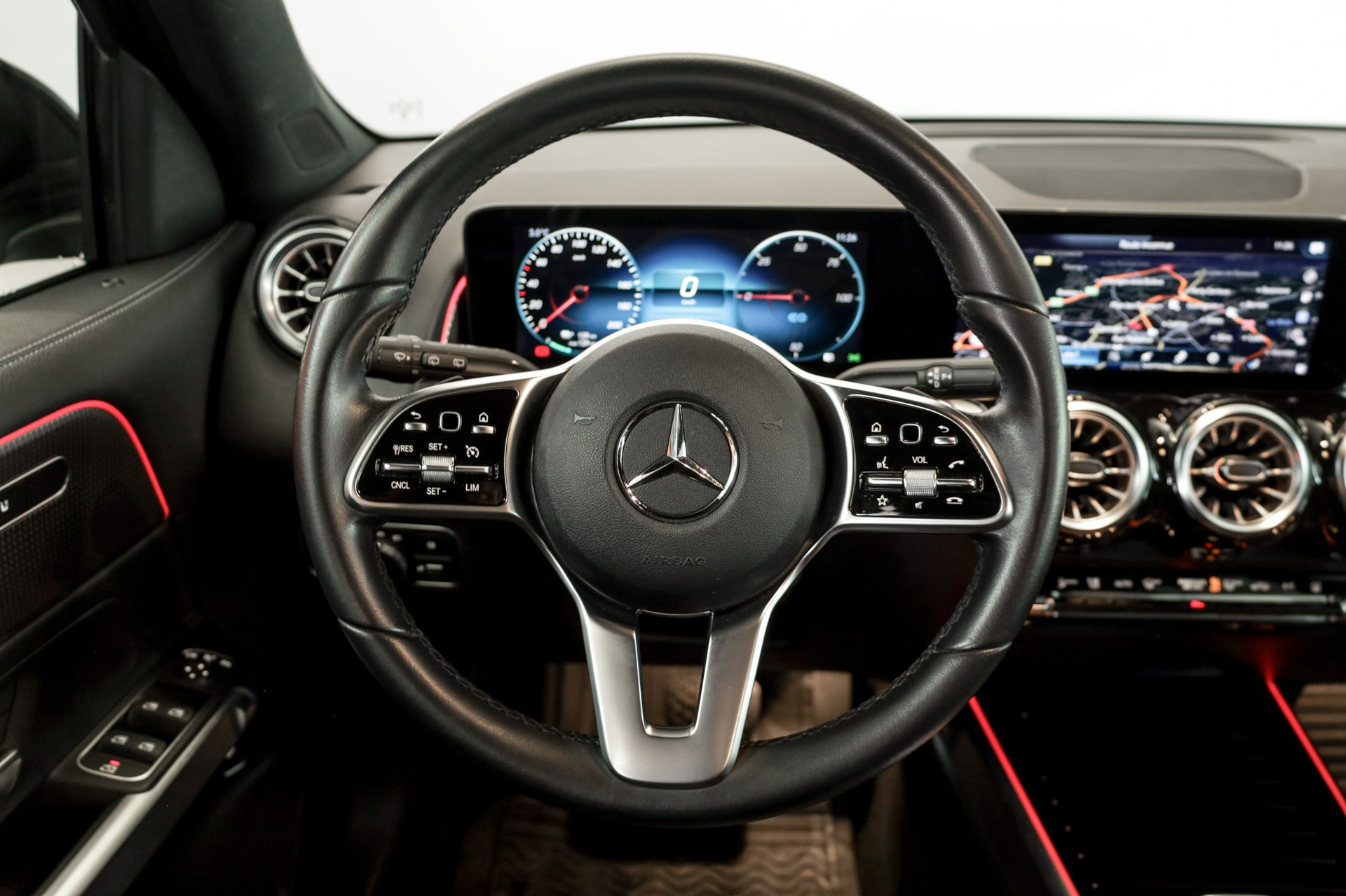 MERCEDES-BENZ EQB 350 4Matic-image-13