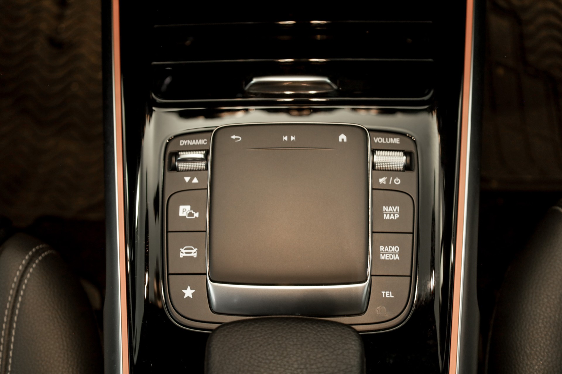 MERCEDES-BENZ EQB 350 4Matic-image-12