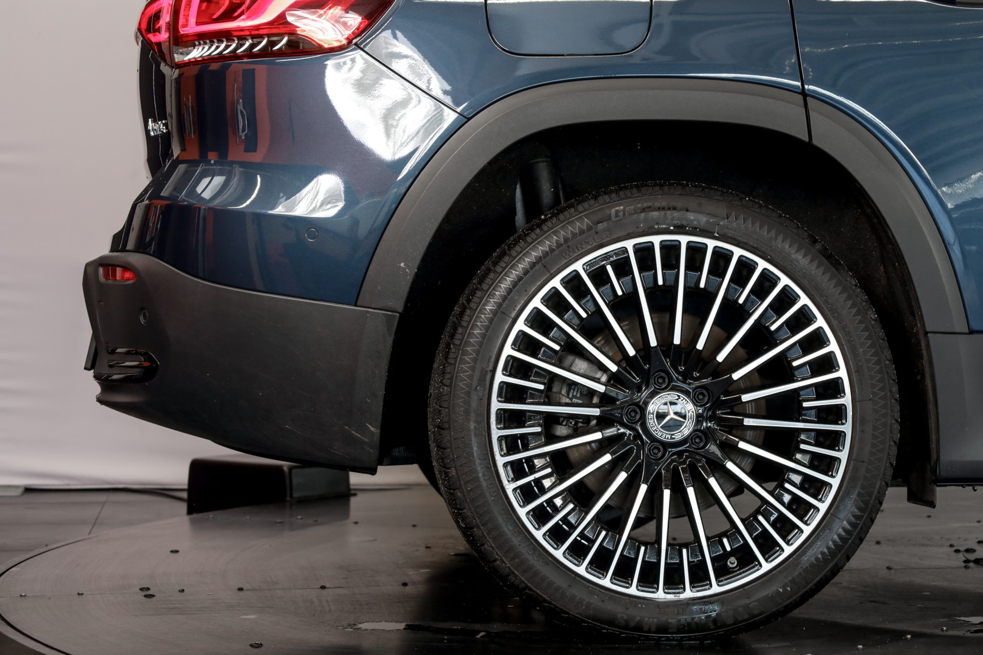 MERCEDES-BENZ EQB 350 4Matic-image-8