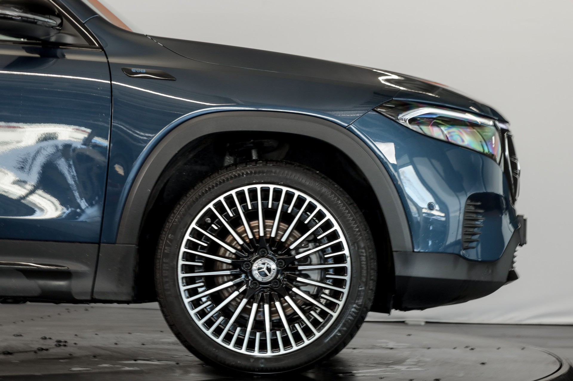 MERCEDES-BENZ EQB 350 4Matic-image-7