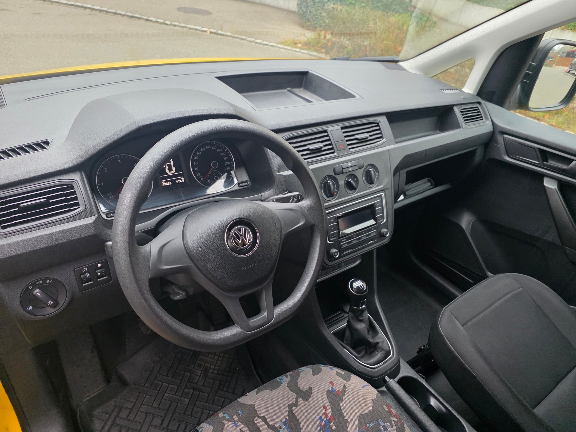 VW Caddy 2.0TDI BlueMotion Technology-image-10