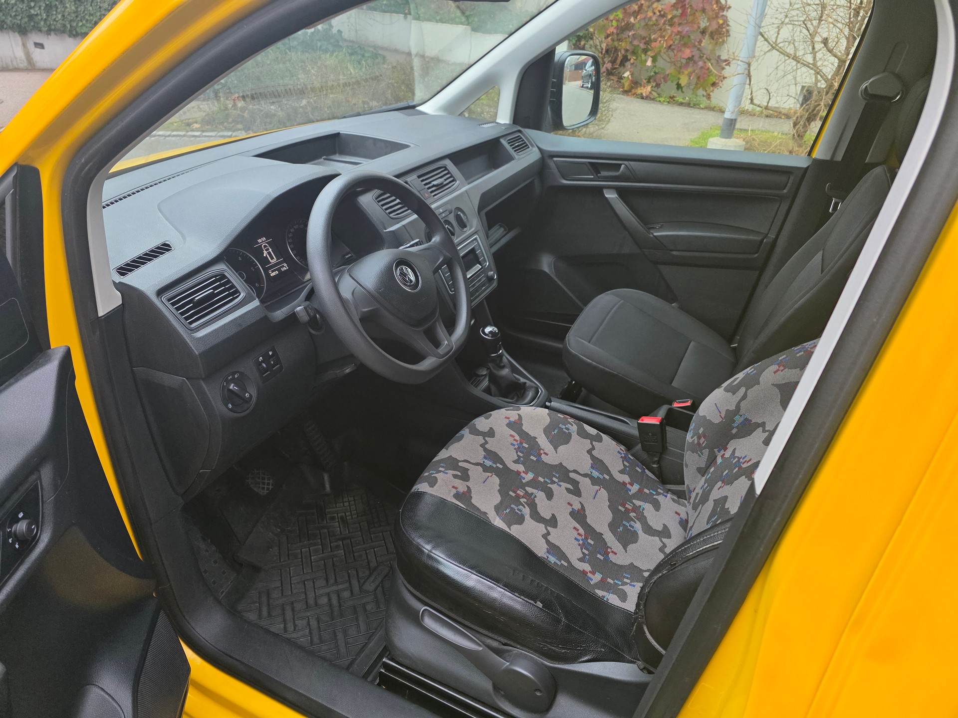 VW Caddy 2.0TDI BlueMotion Technology-image-7