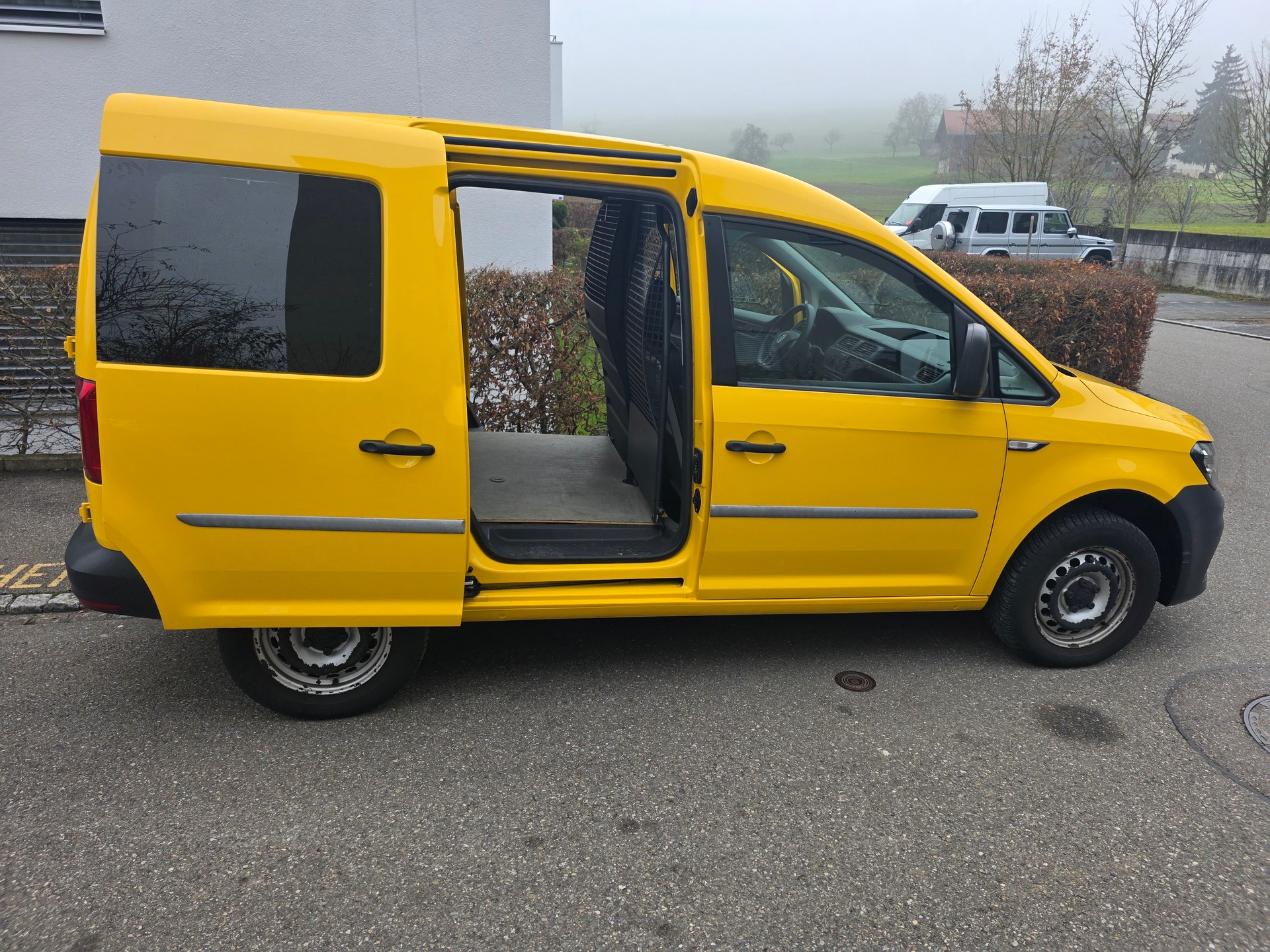 VW Caddy 2.0TDI BlueMotion Technology-image-8