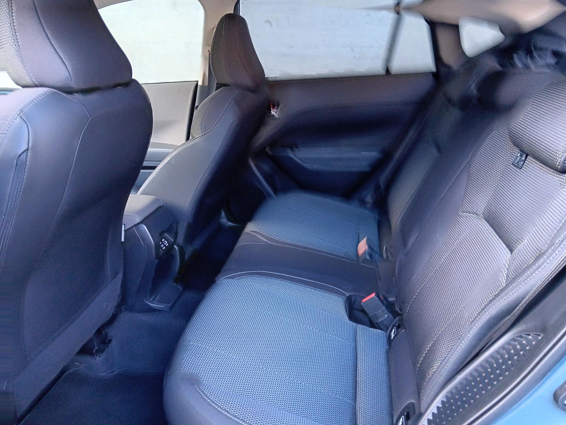 SUBARU Crosstrek 2.0 e-Boxer Swiss Plus AWD Lineartronic-image-8