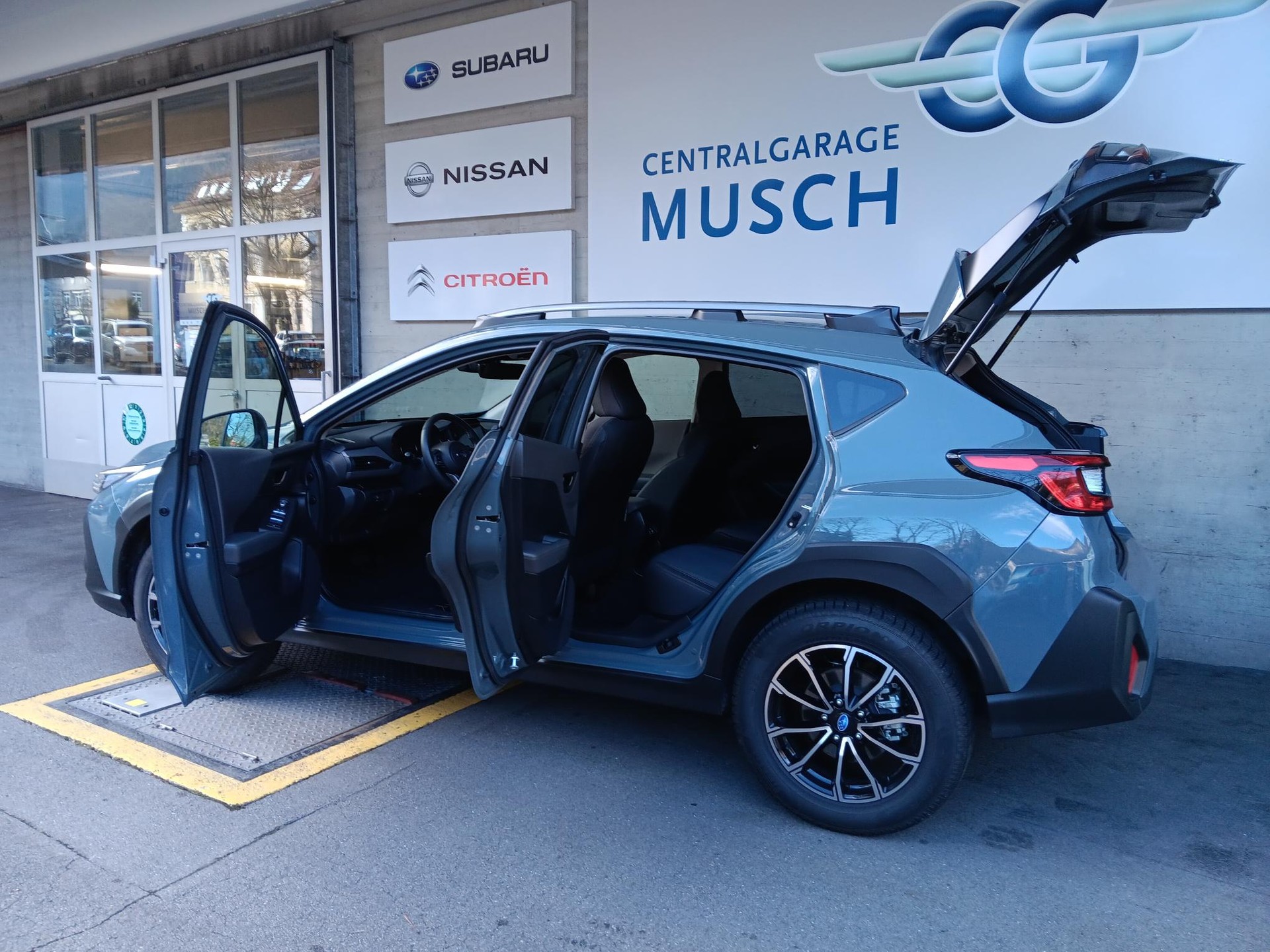 SUBARU Crosstrek 2.0 e-Boxer Swiss Plus AWD Lineartronic-image-6