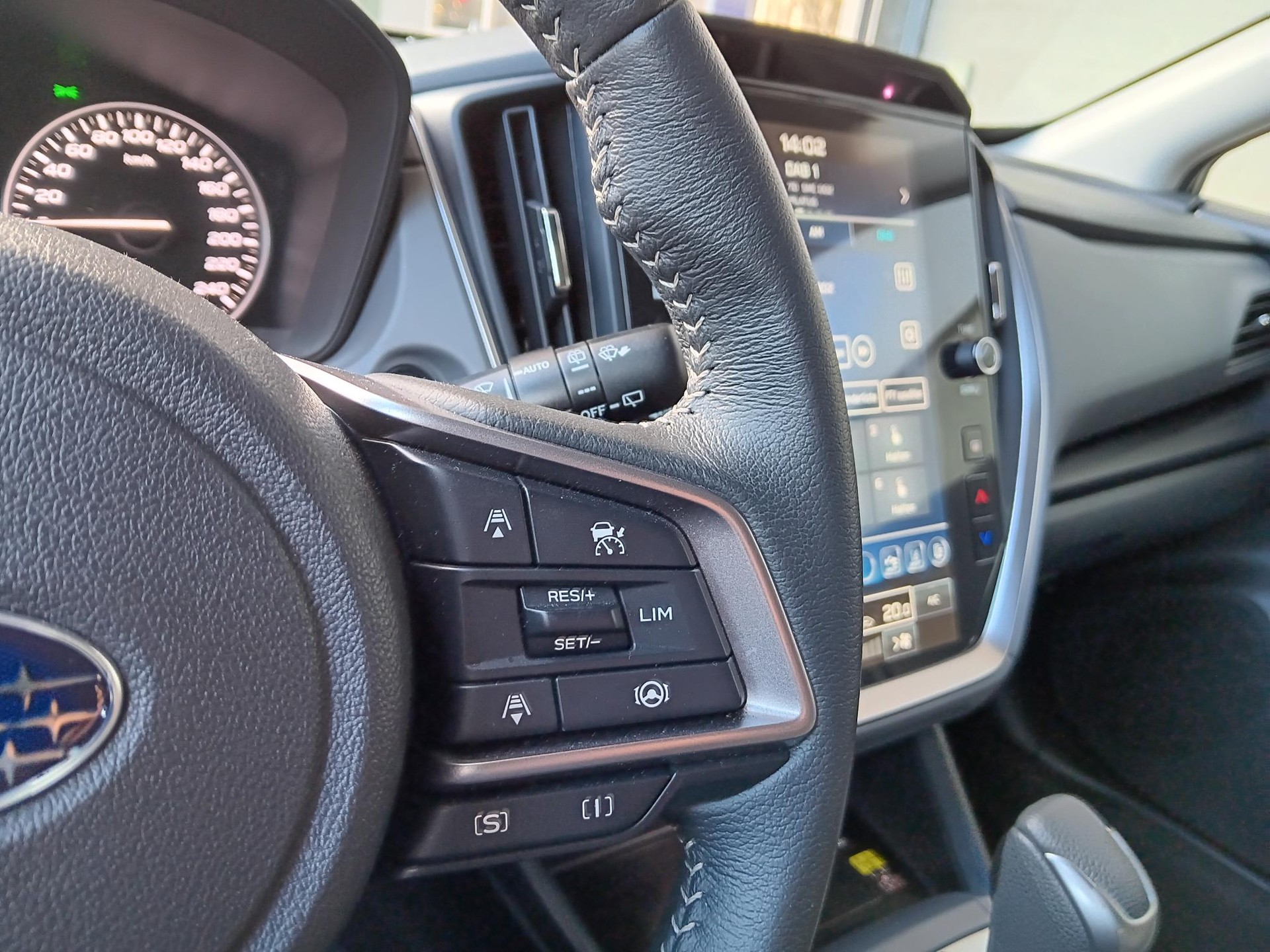 SUBARU Crosstrek 2.0 e-Boxer Swiss Plus AWD Lineartronic-image-11