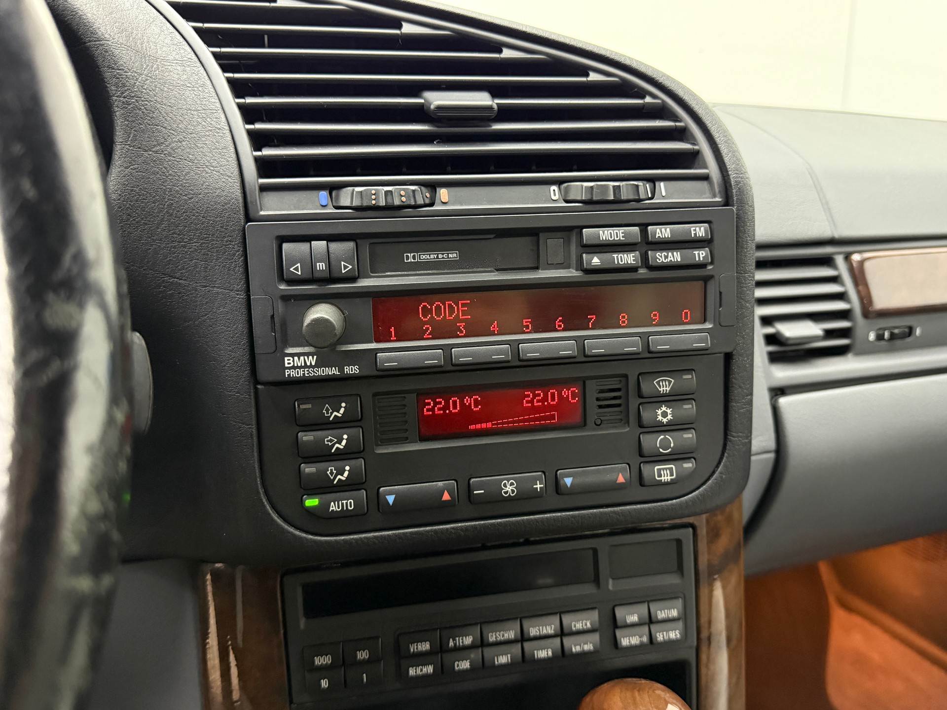 BMW 328i A Cabrio Sport-image-28