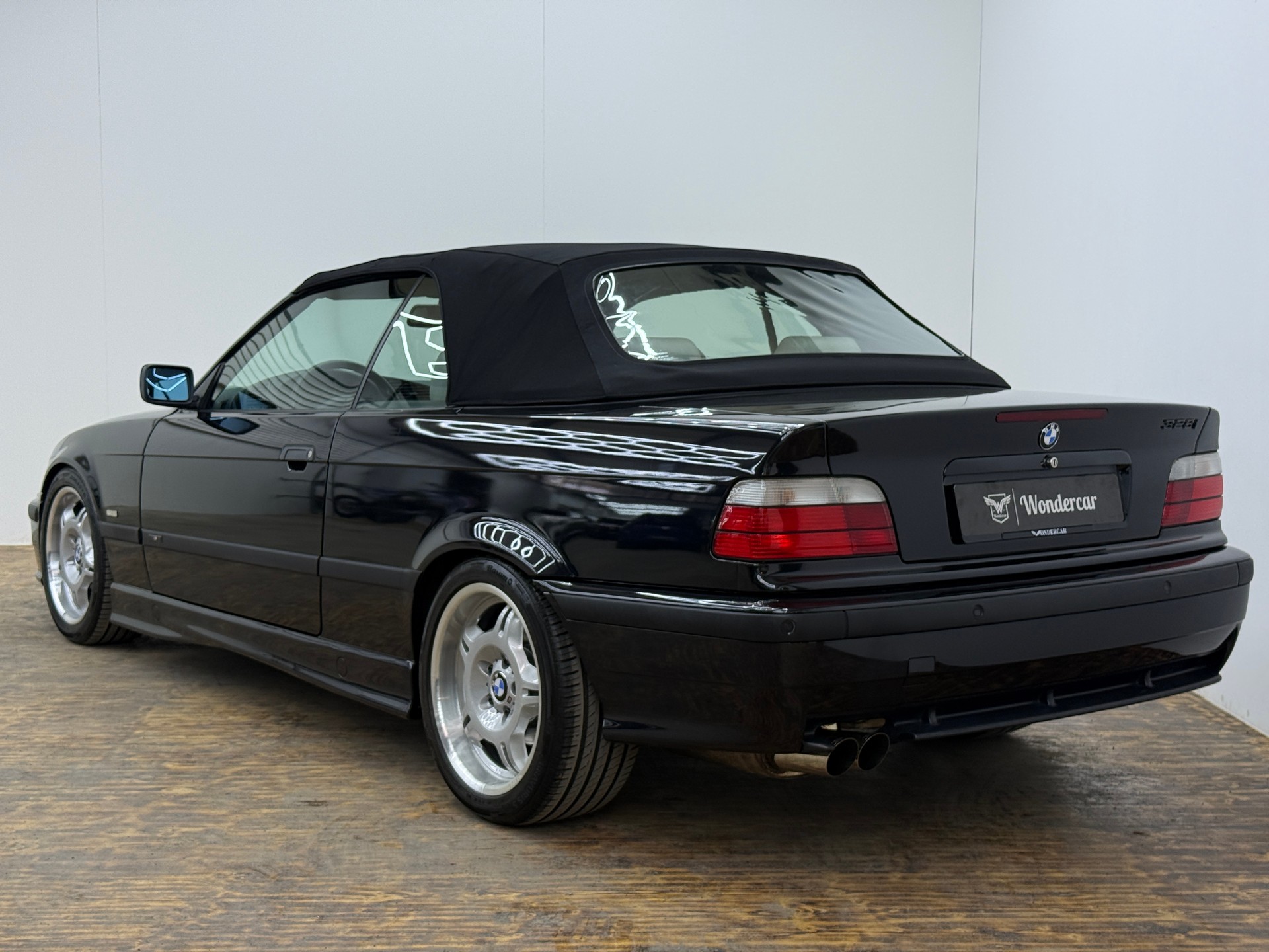 BMW 328i A Cabrio Sport-image-10