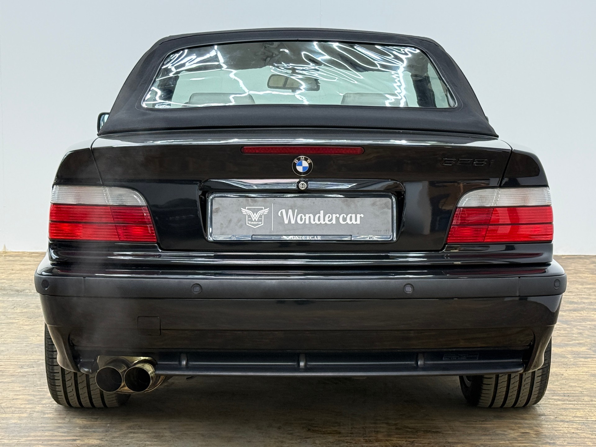 BMW 328i A Cabrio Sport-image-12