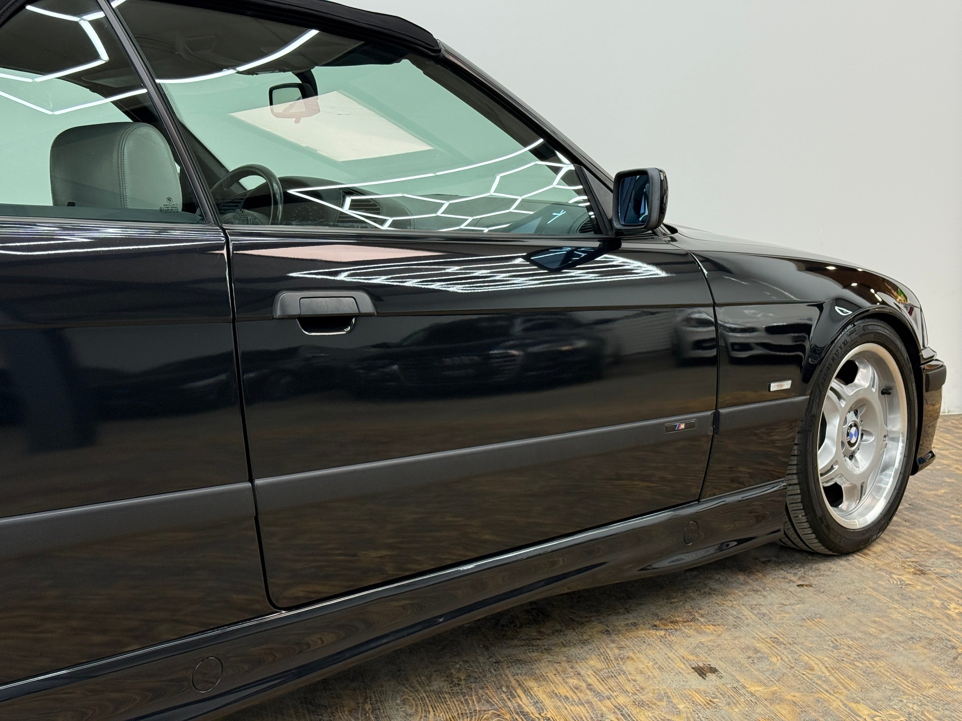 BMW 328i A Cabrio Sport-image-18