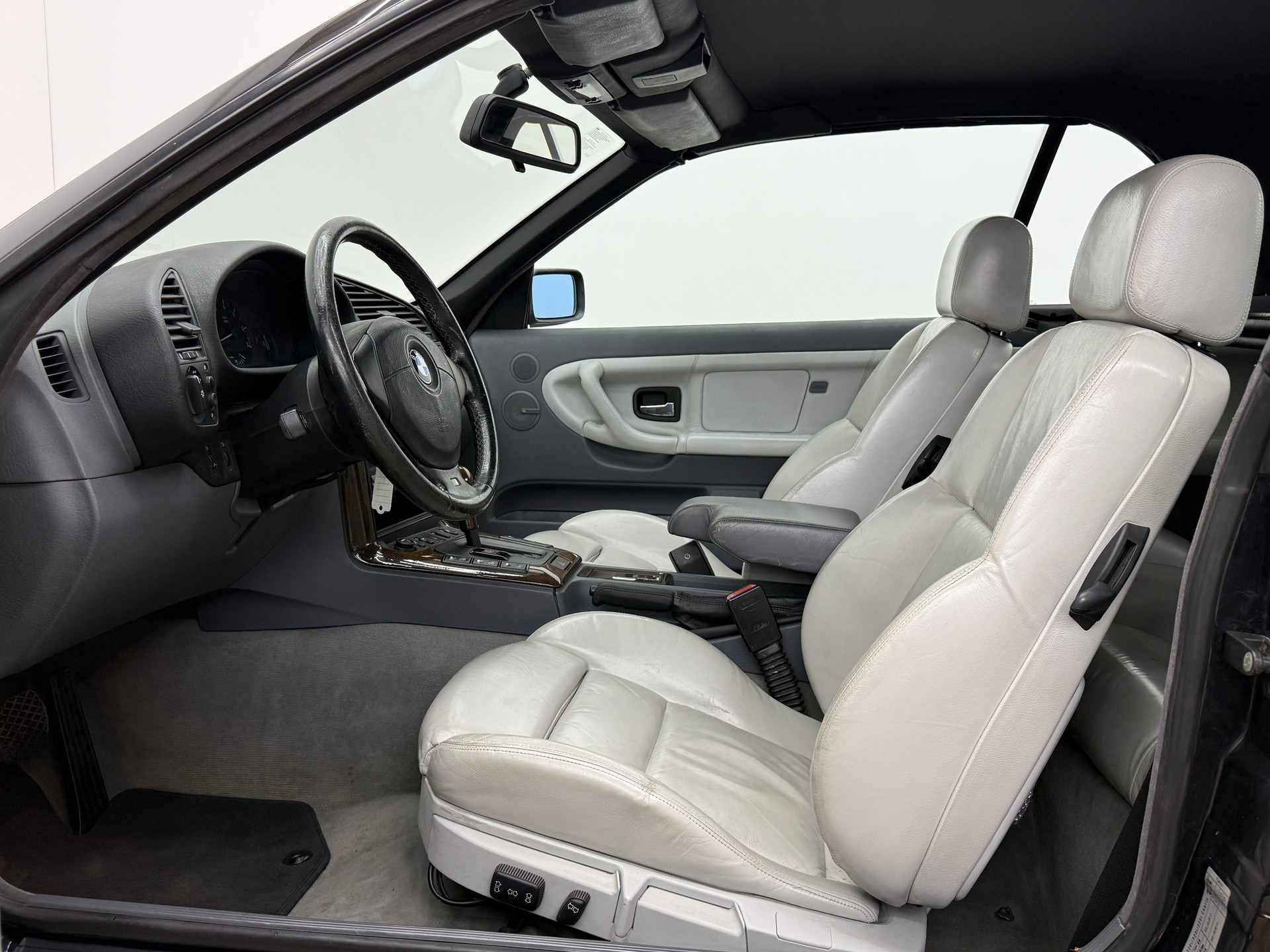 BMW 328i A Cabrio Sport-image-20
