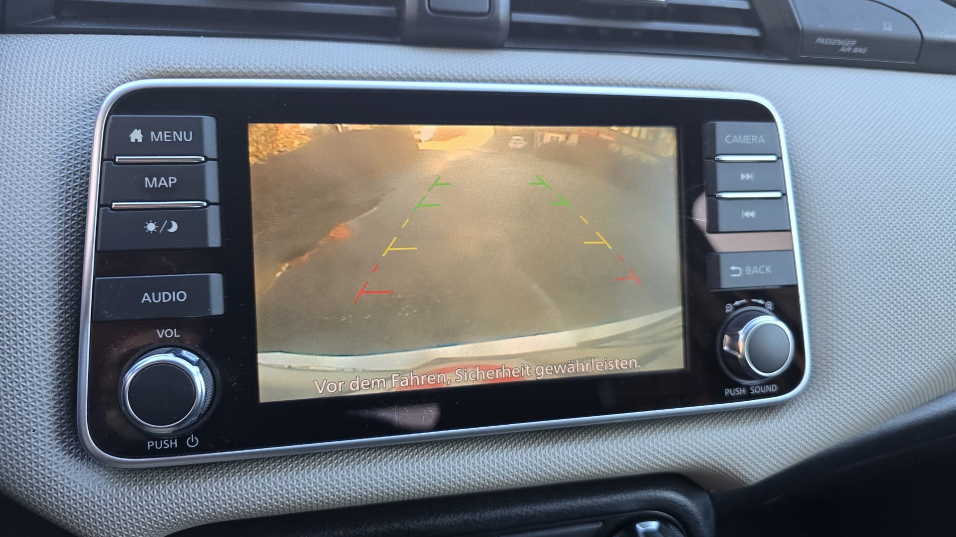NISSAN Micra IG-T 100 n-sport Xtronic Navigation , PDC, 8 pneus (frisch MFK, exp.2.2026)-image-7