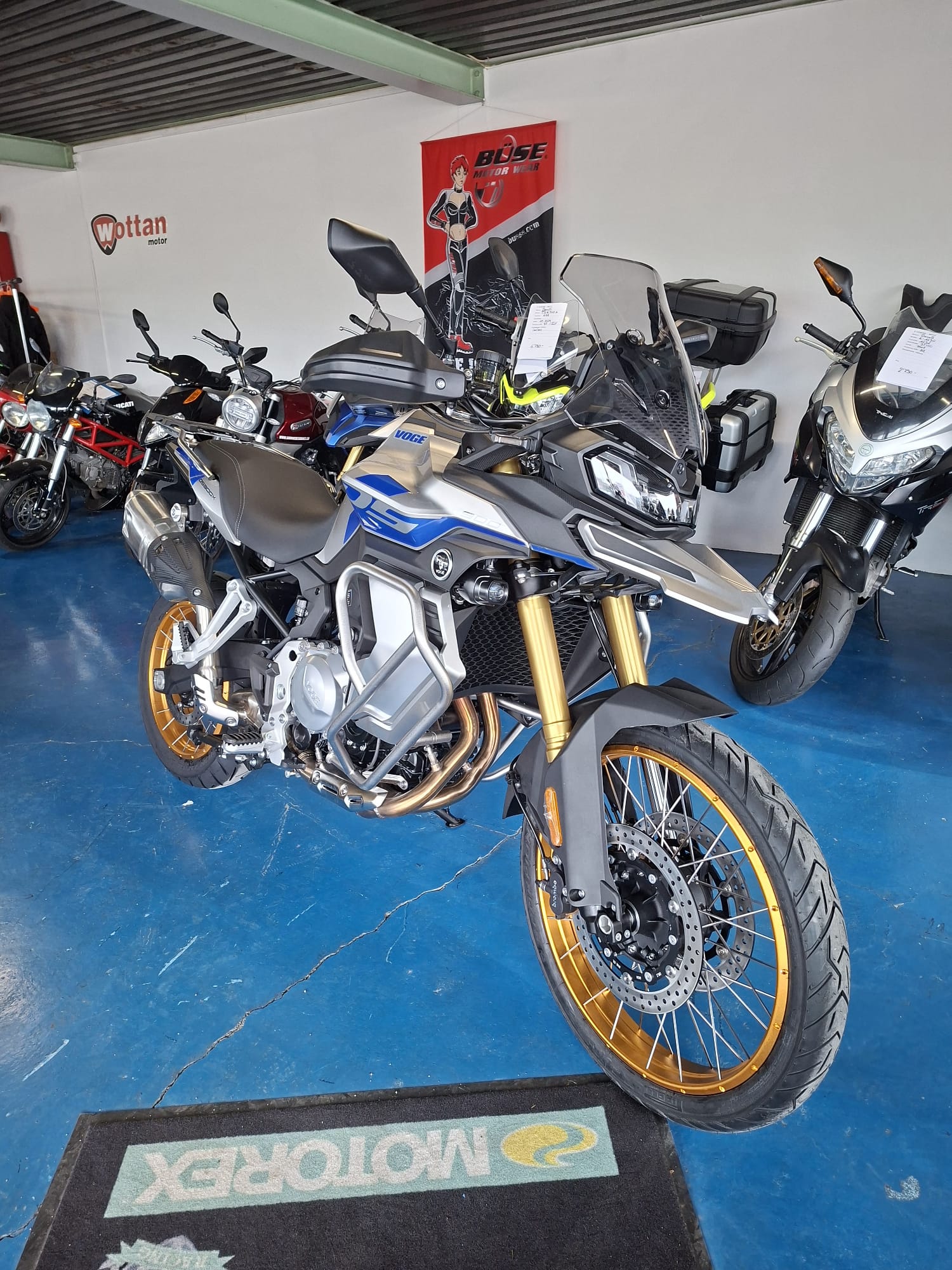 VOGE 900DSX-image-0