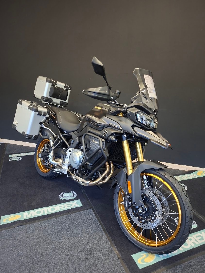 VOGE 900DSX